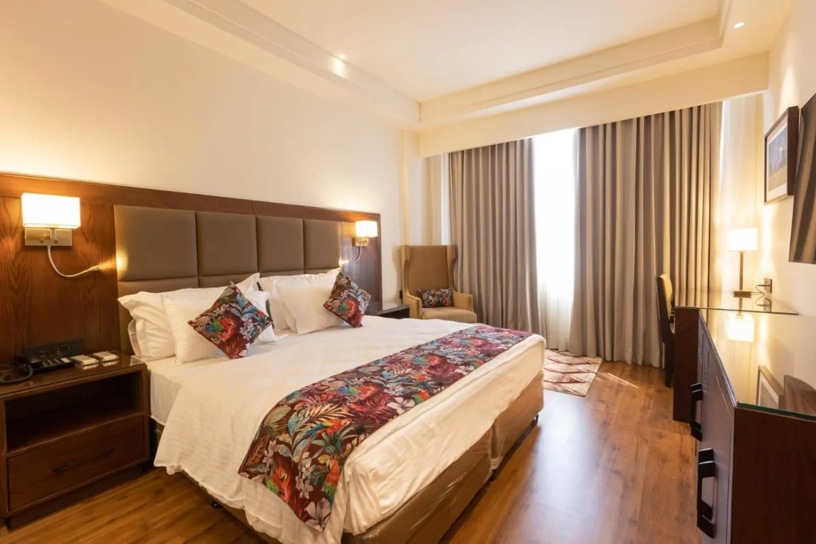 Bed in Clarks Inn Express Ludhiana