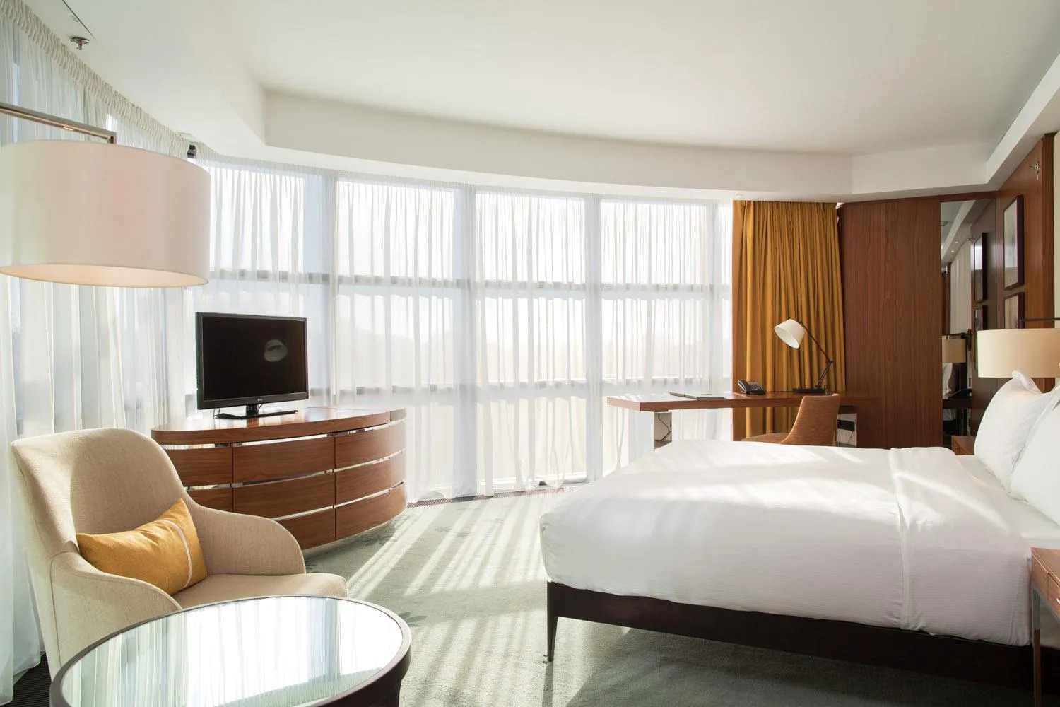 Bedroom, Bed in Hilton Kyiv