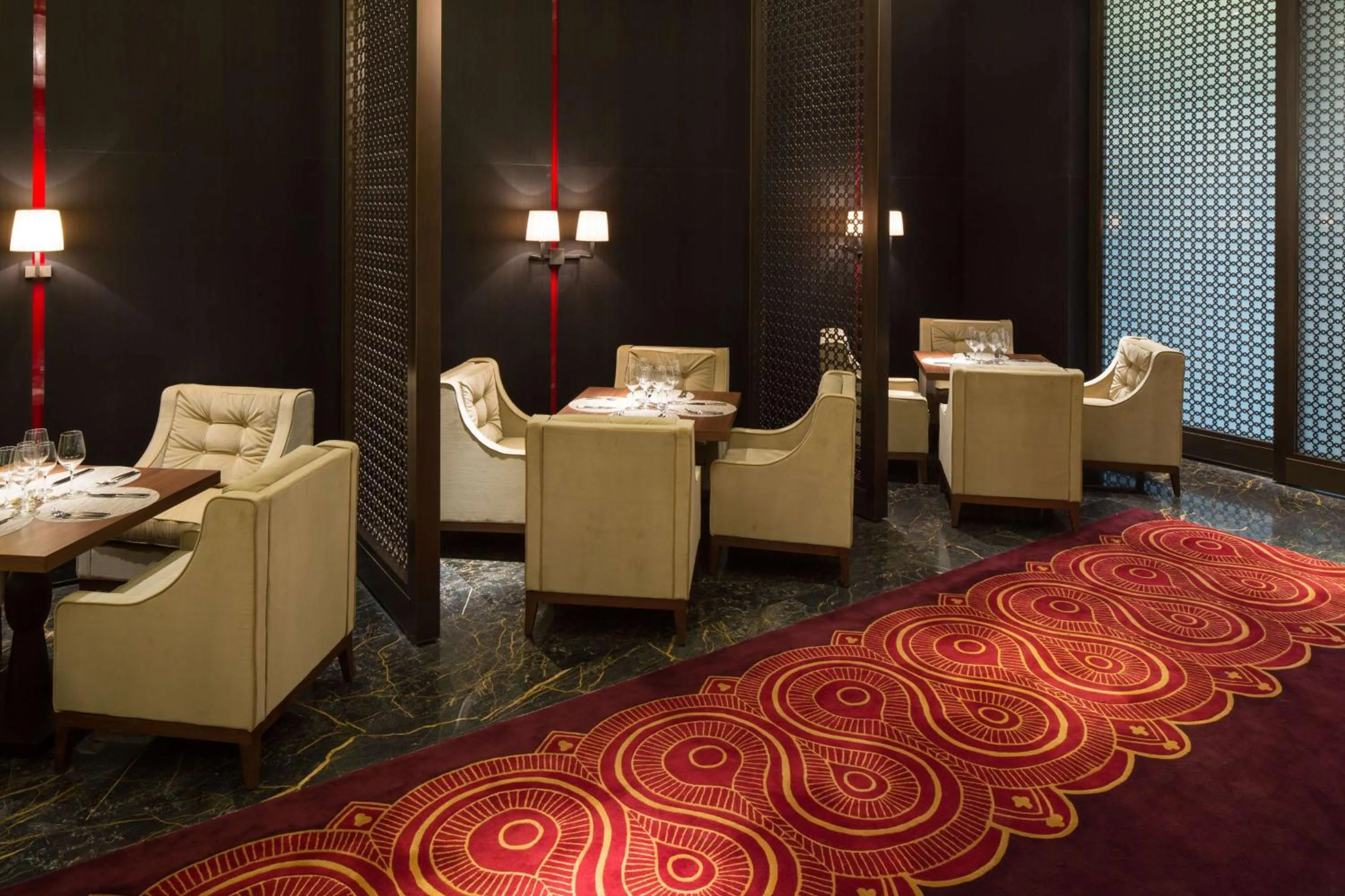 Restaurant/places to eat in Hilton Kyiv