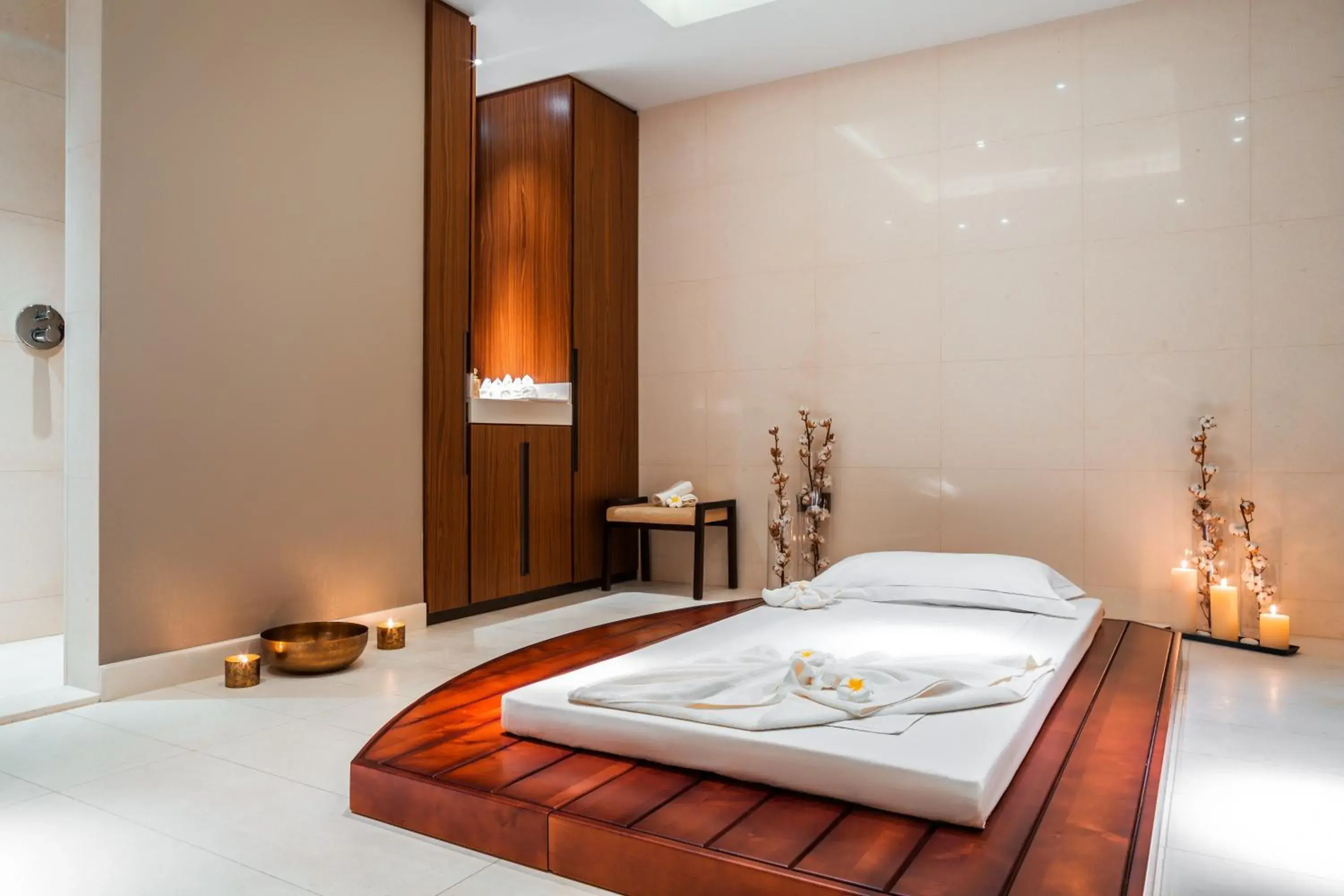 Massage, Bed in Hilton Kyiv Massage, Bed in Hilton Kyiv