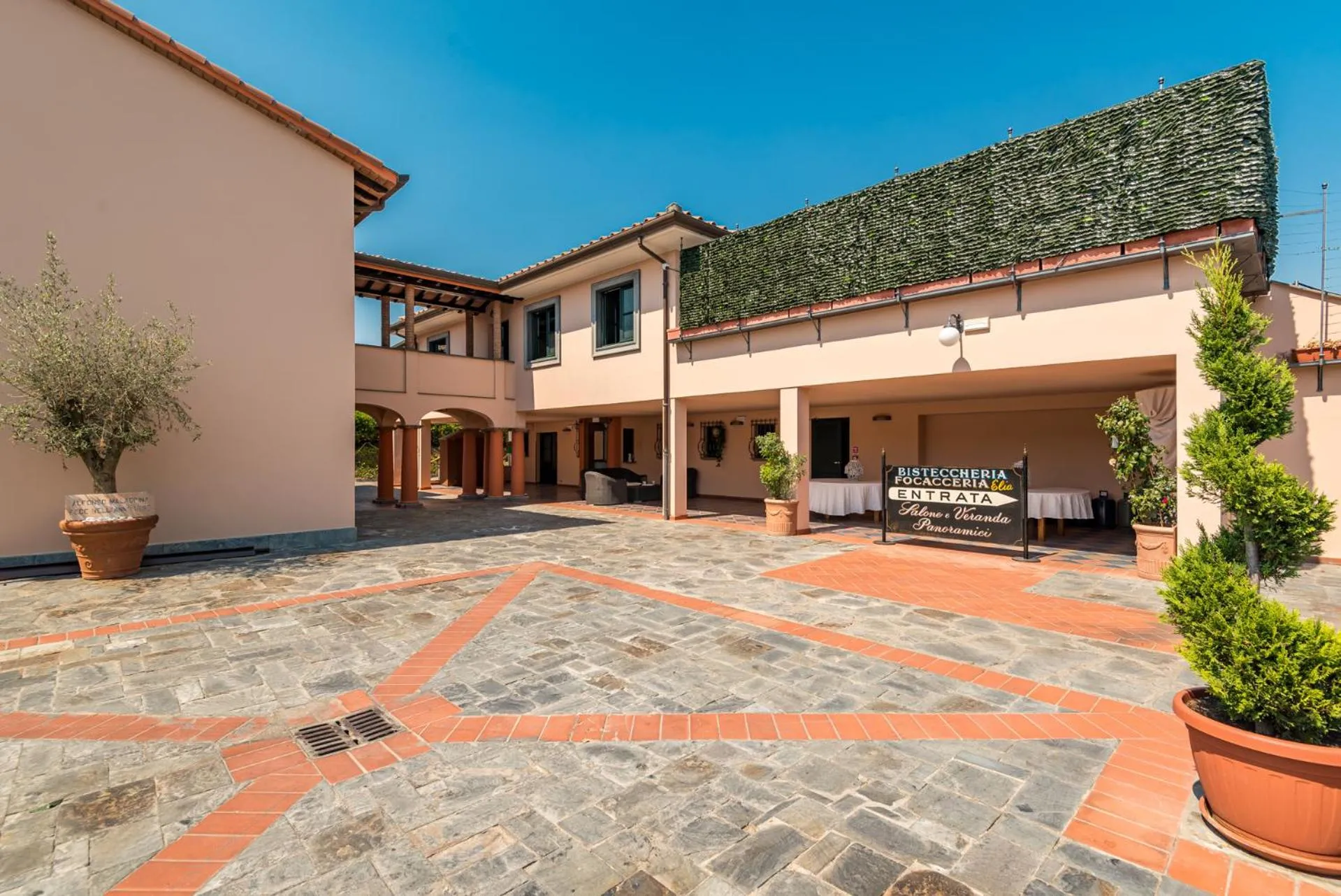Lobby or reception in Hotel la Pietra restaurant