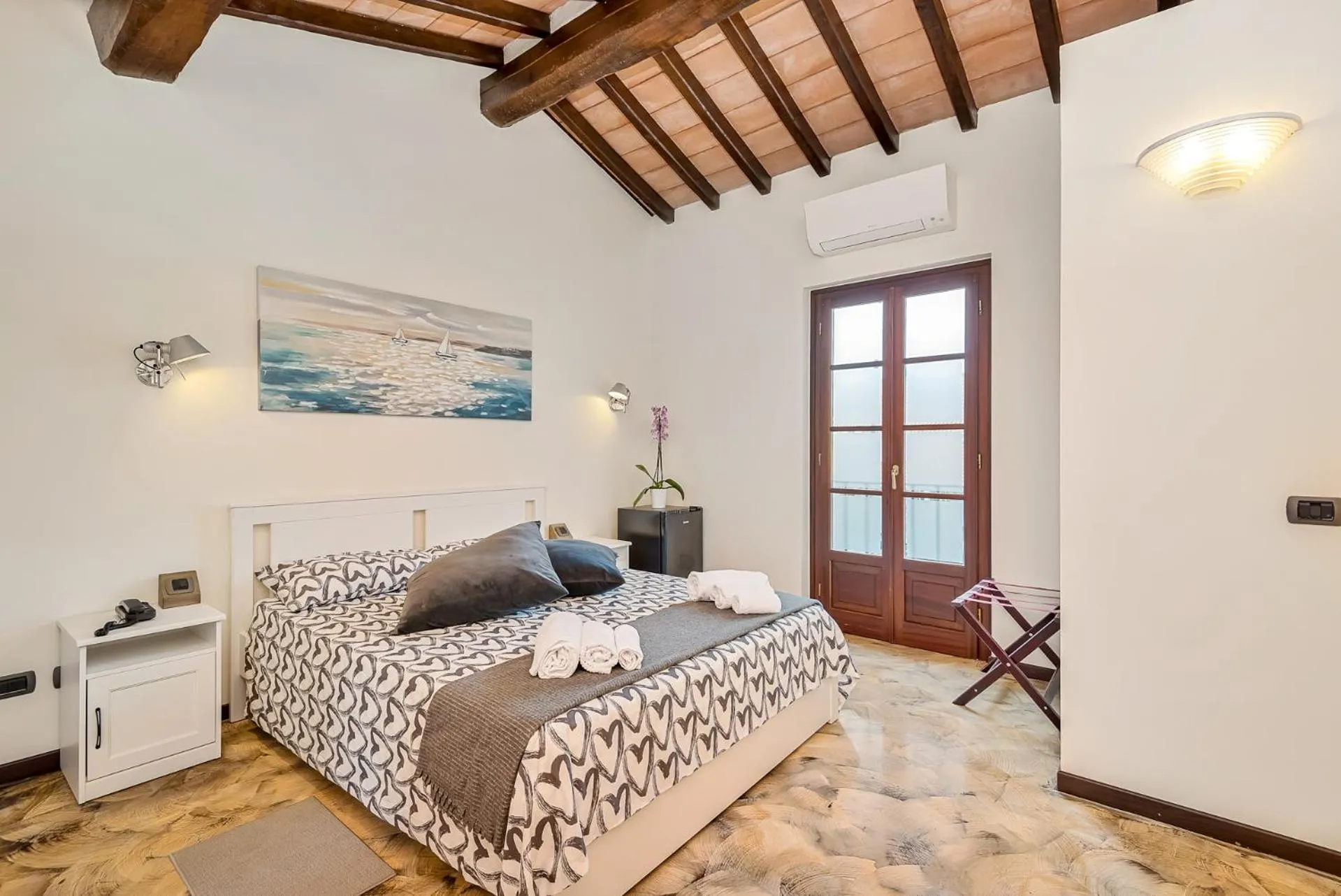 Bed in Hotel la Pietra restaurant
