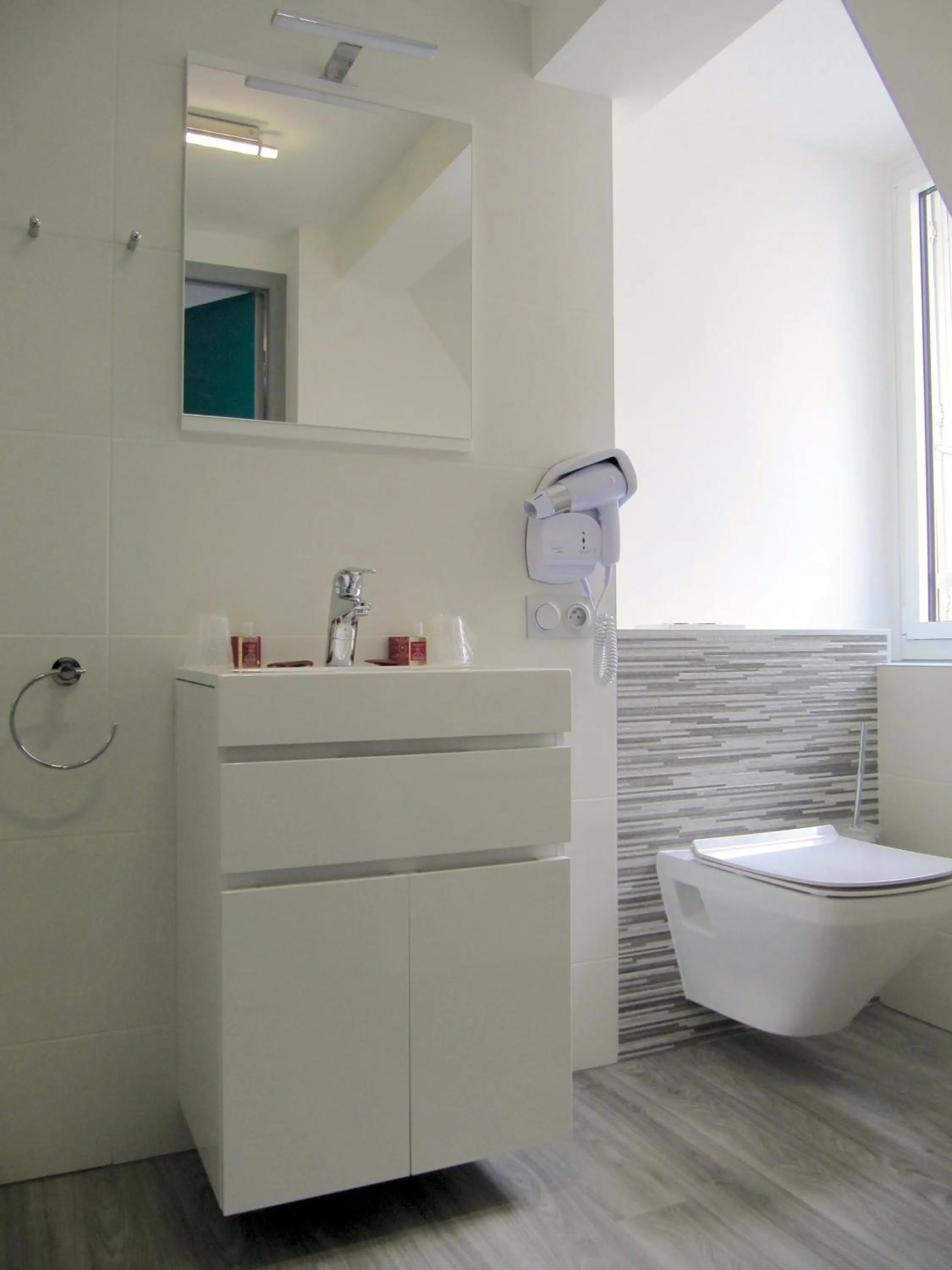 Bathroom in Hôtel de la Grotte