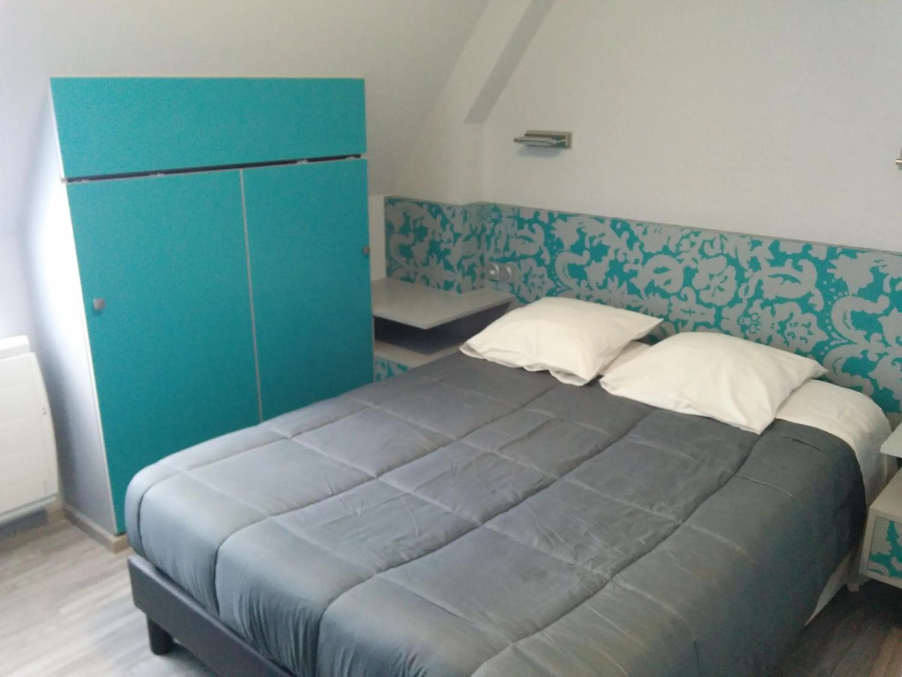 Bedroom, Bed in Hôtel de la Grotte