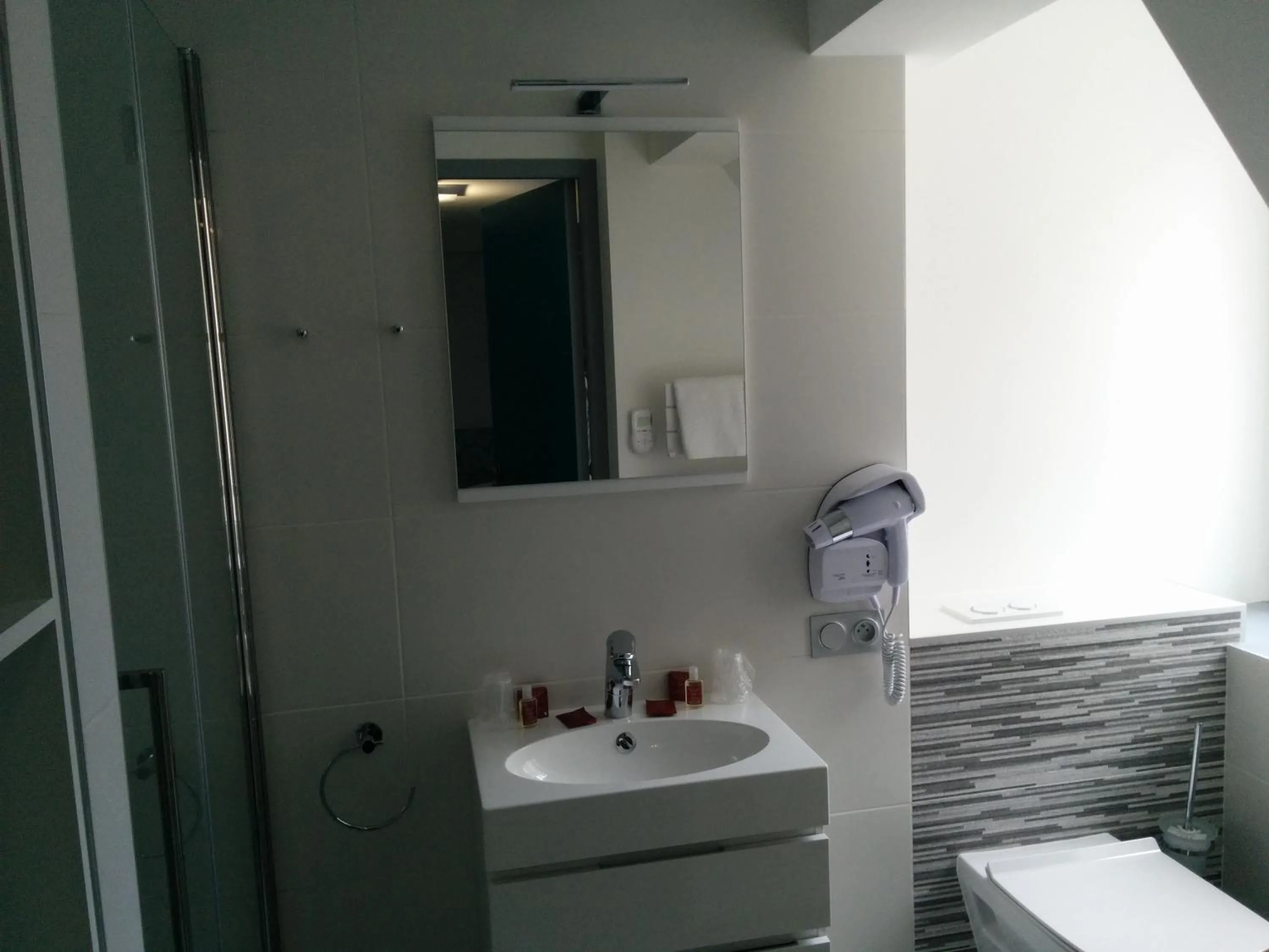 Bathroom in Hôtel de la Grotte