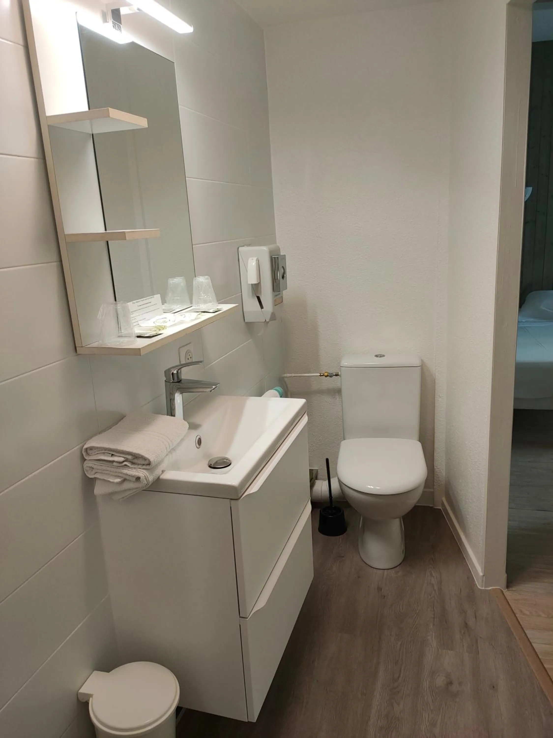 Bathroom in Hôtel de la Grotte