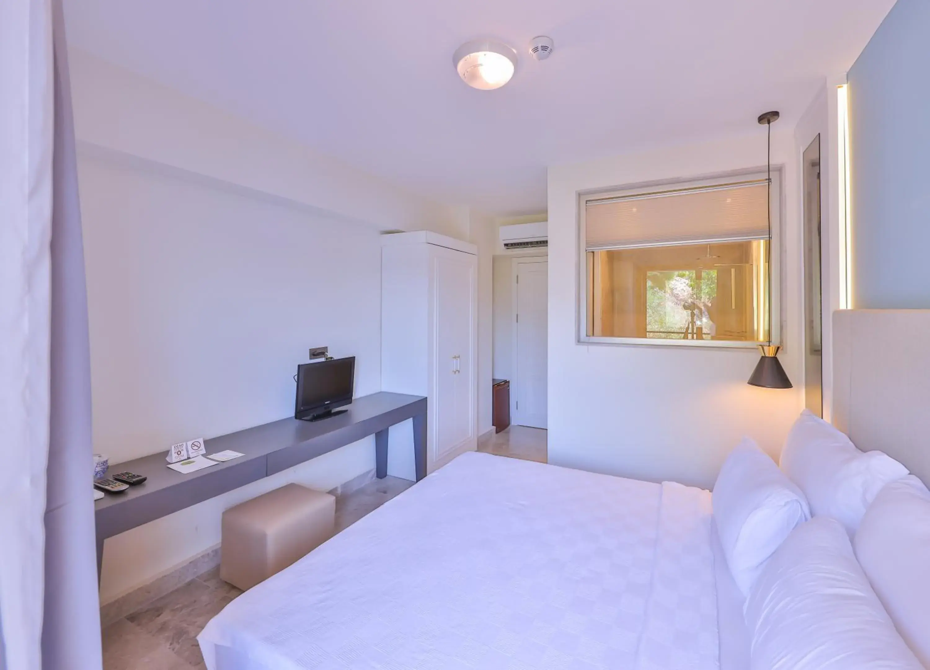 Standard Double or Twin Room in Hera Hotel Standard Double or Twin Room in Hera Hotel