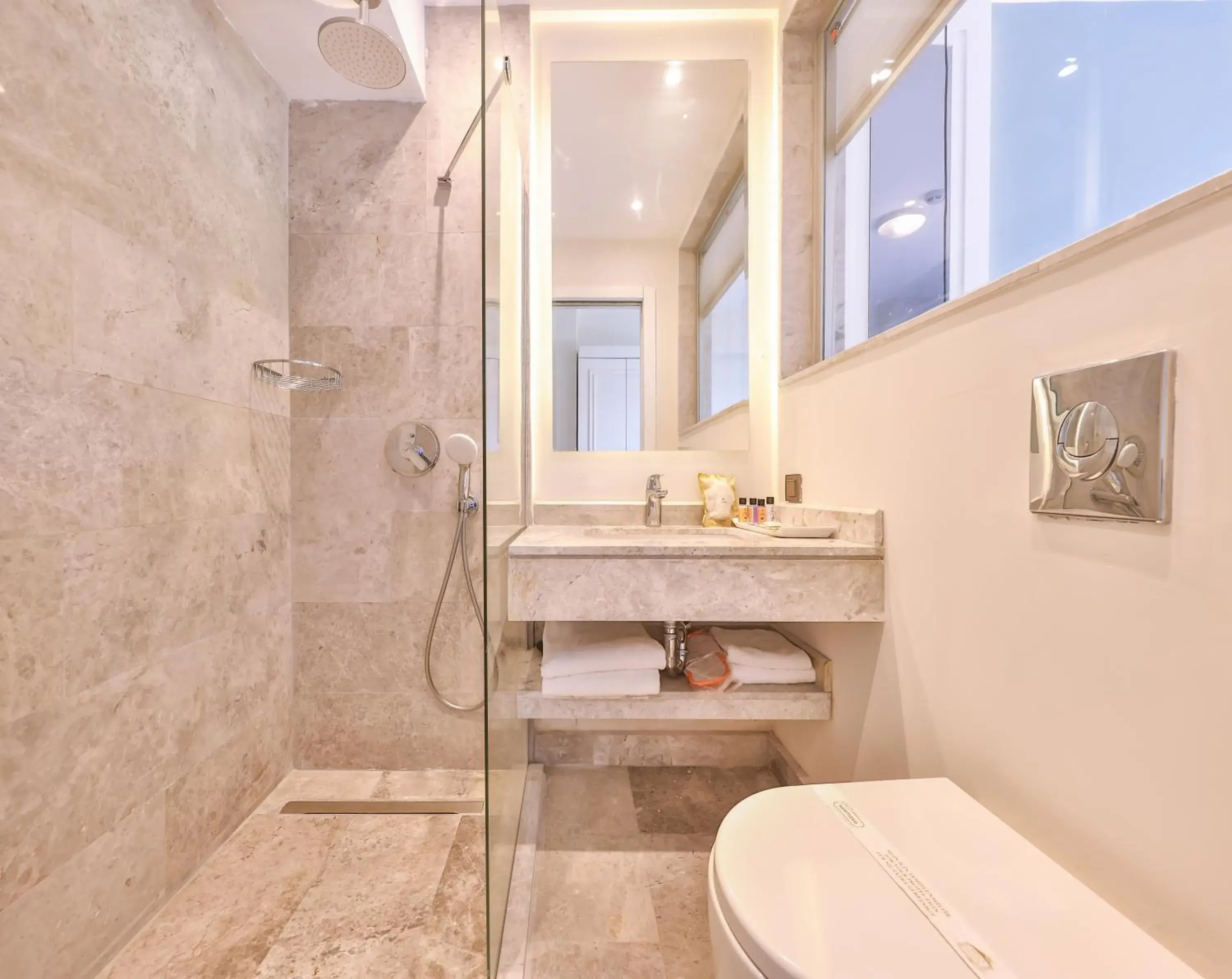 Standard Double or Twin Room in Hera Hotel Standard Double or Twin Room in Hera Hotel