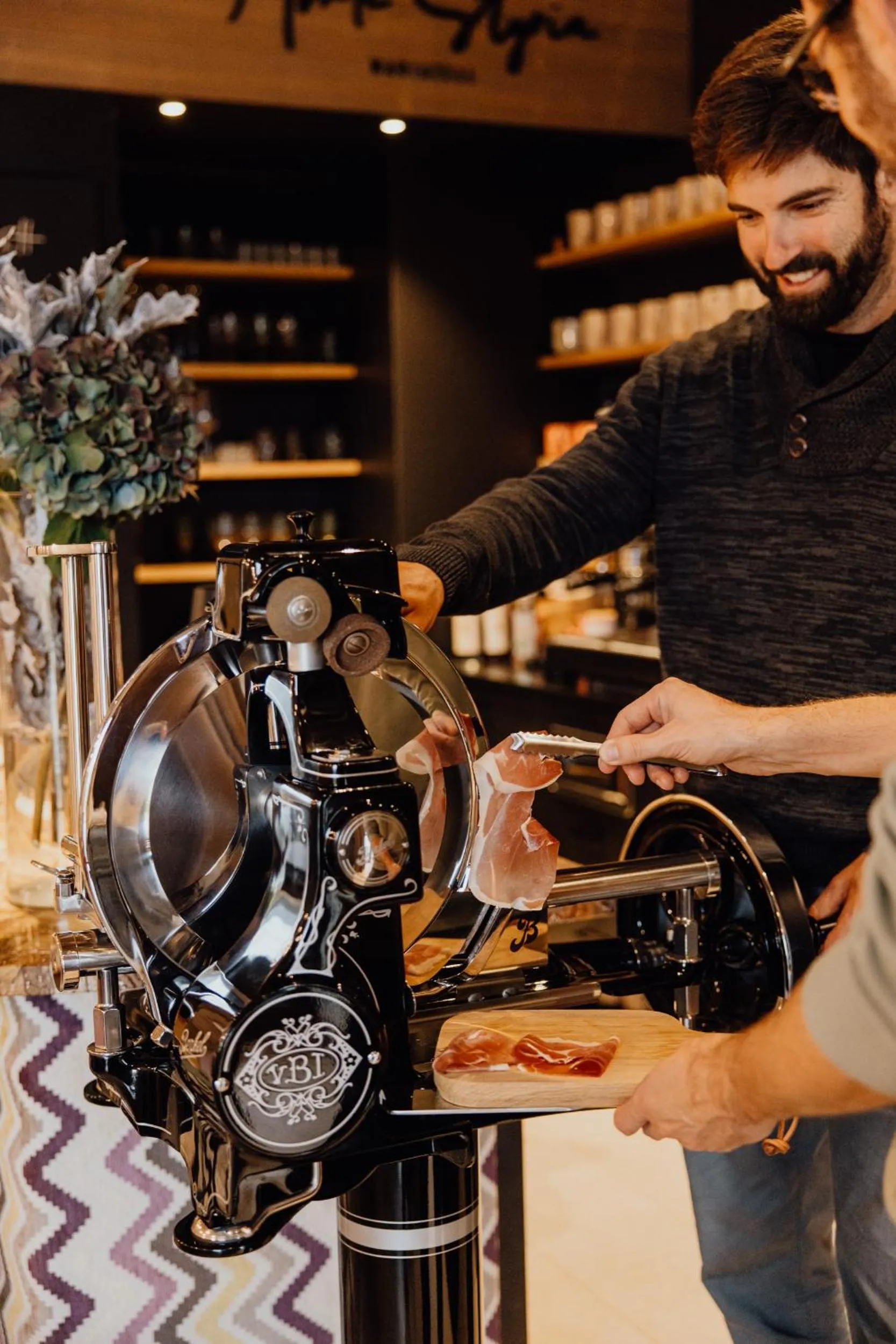 Lounge or bar in Hideaway Hotel Montestyria Chalets & Suiten