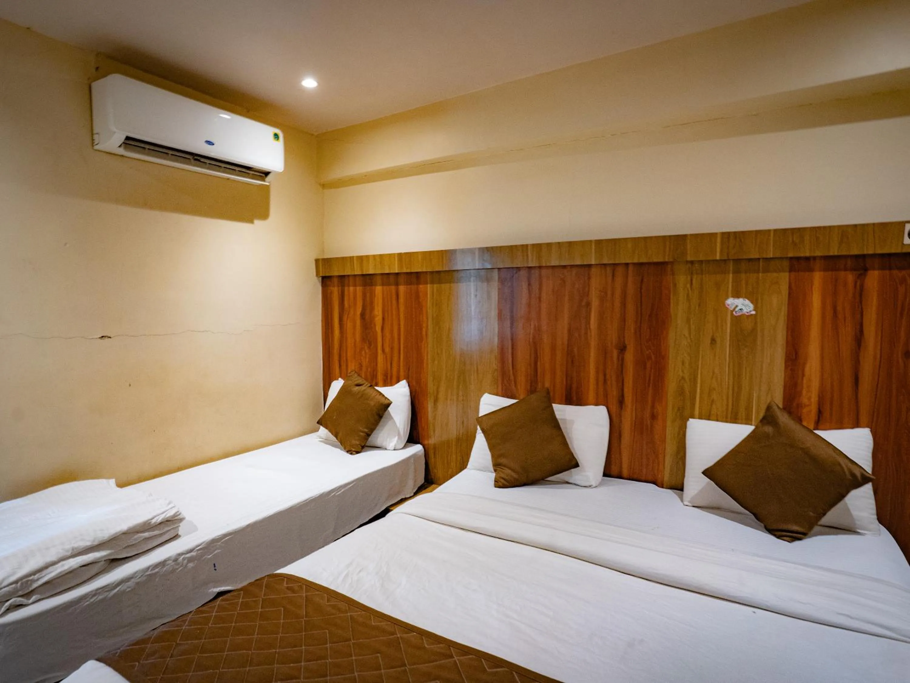 Bed in Hotel Mourya Residency