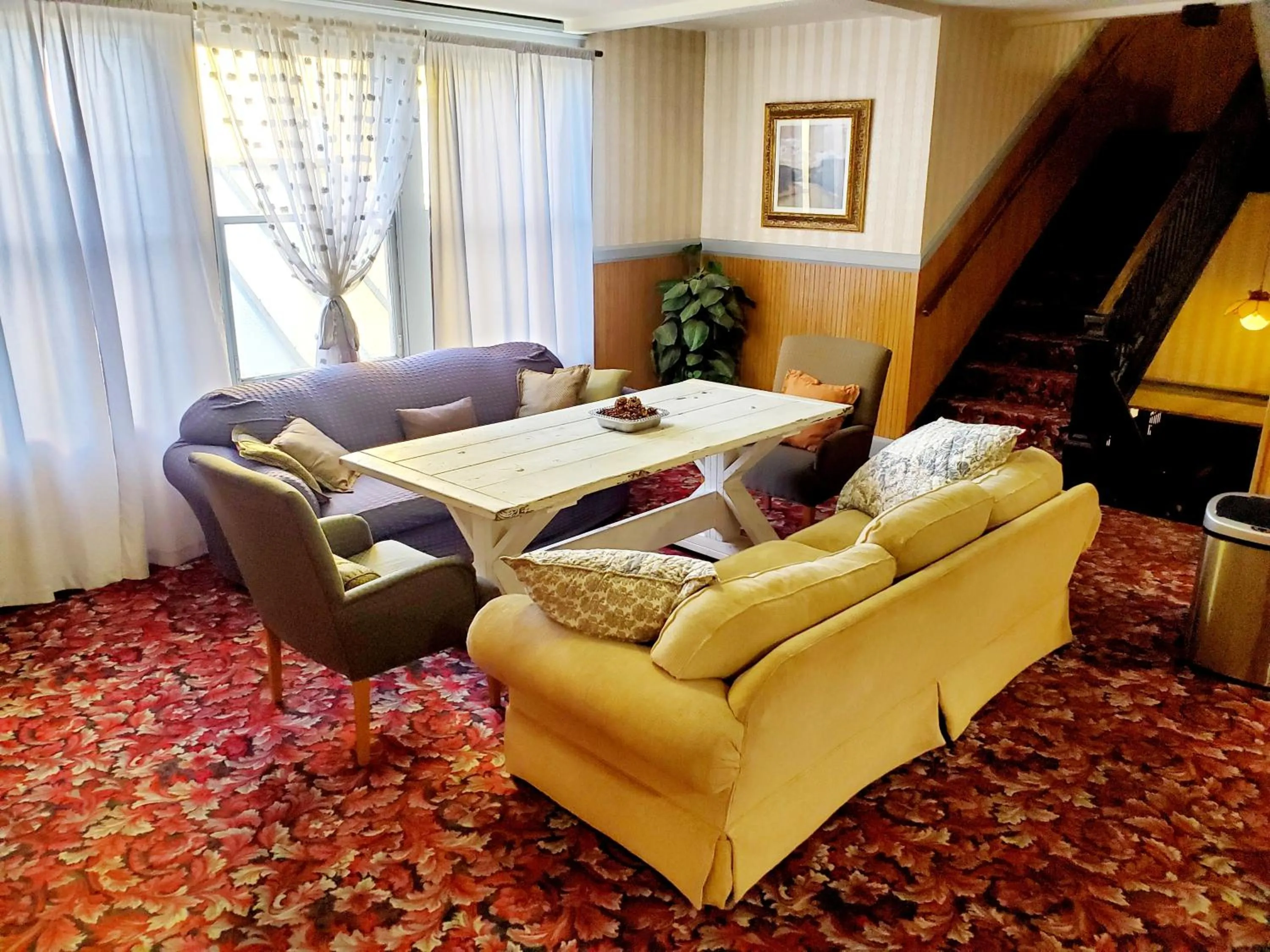 Lounge or bar in Monte Villa Hotel