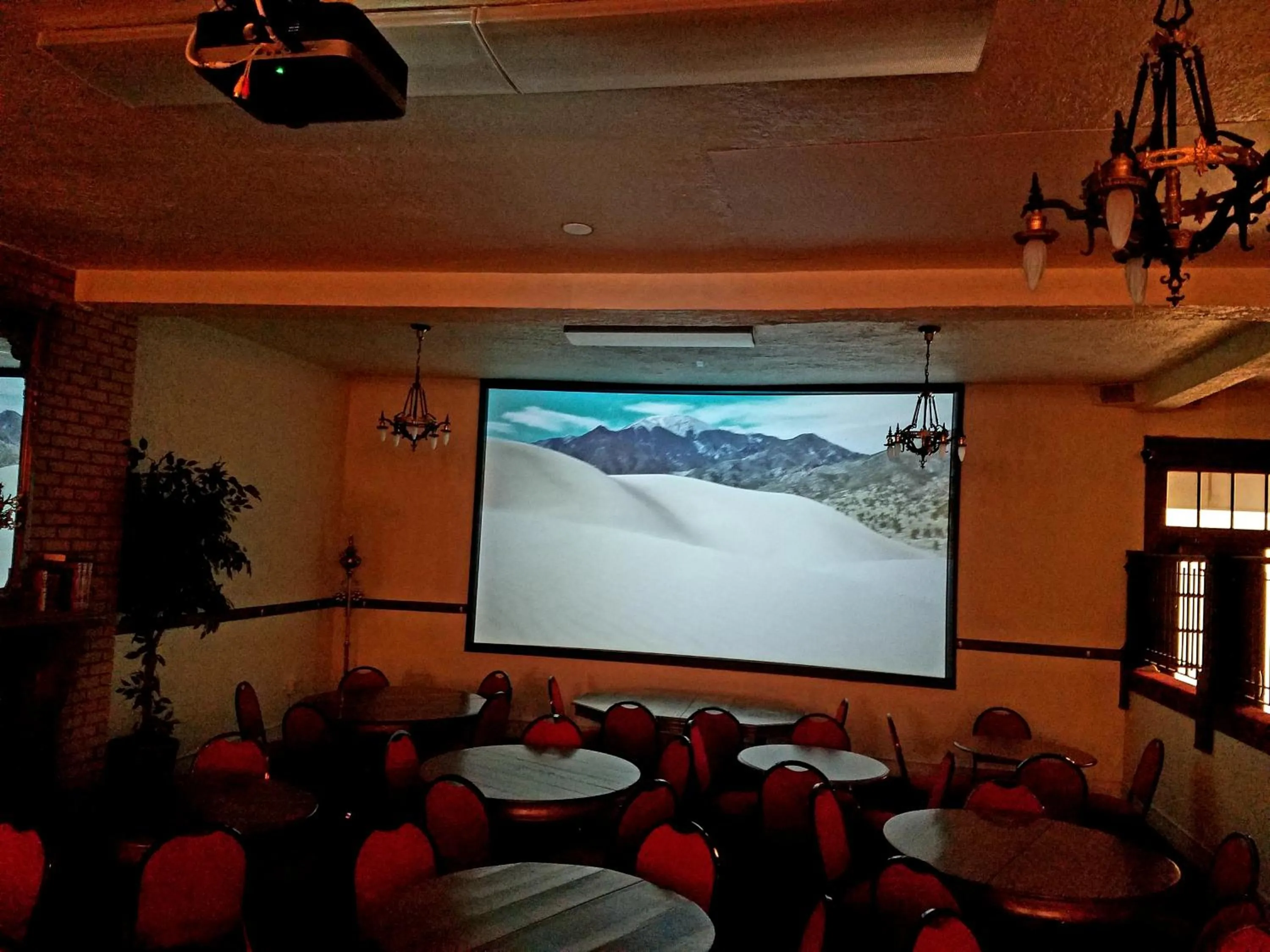 TV and multimedia in Monte Villa Hotel