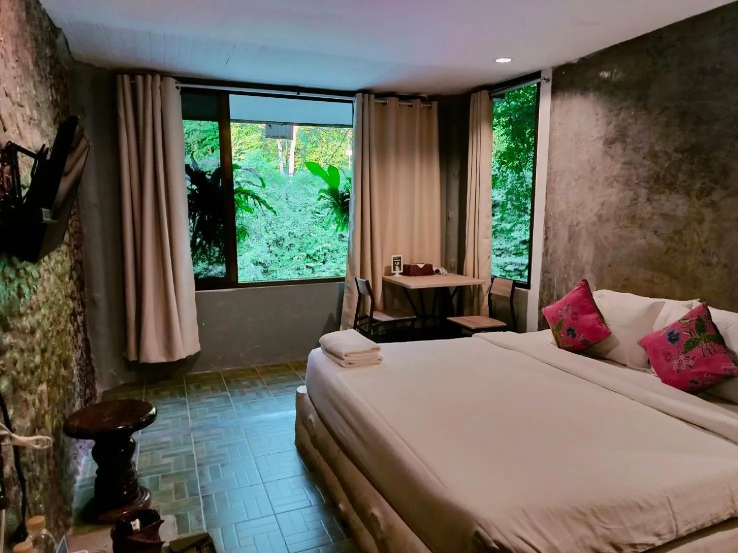 Photo of the whole room, Bed in THANSILA Resort