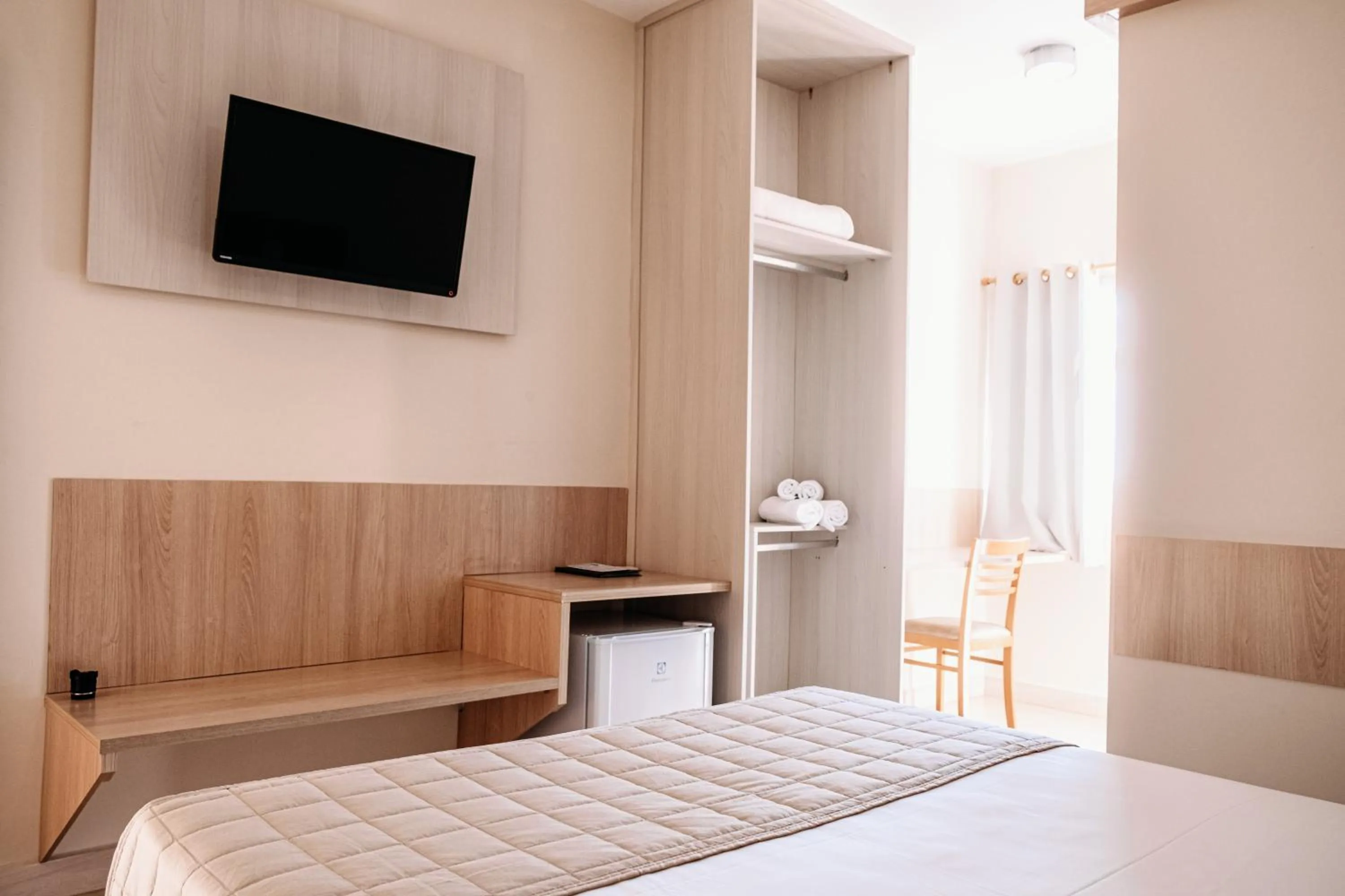 Bedroom, Bed in Ferian Plaza Hotel