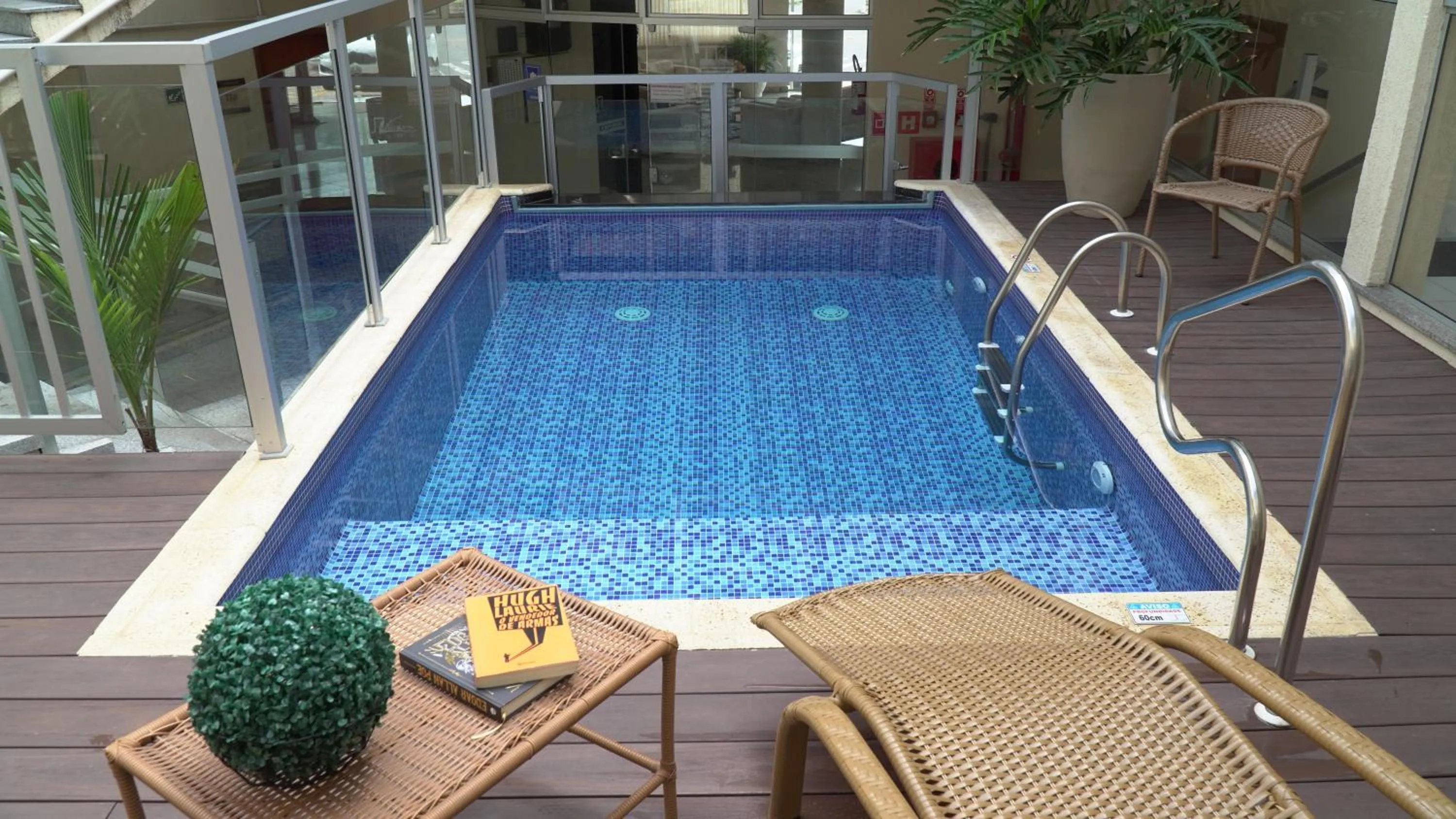 Swimming pool in Ferian Plaza Hotel