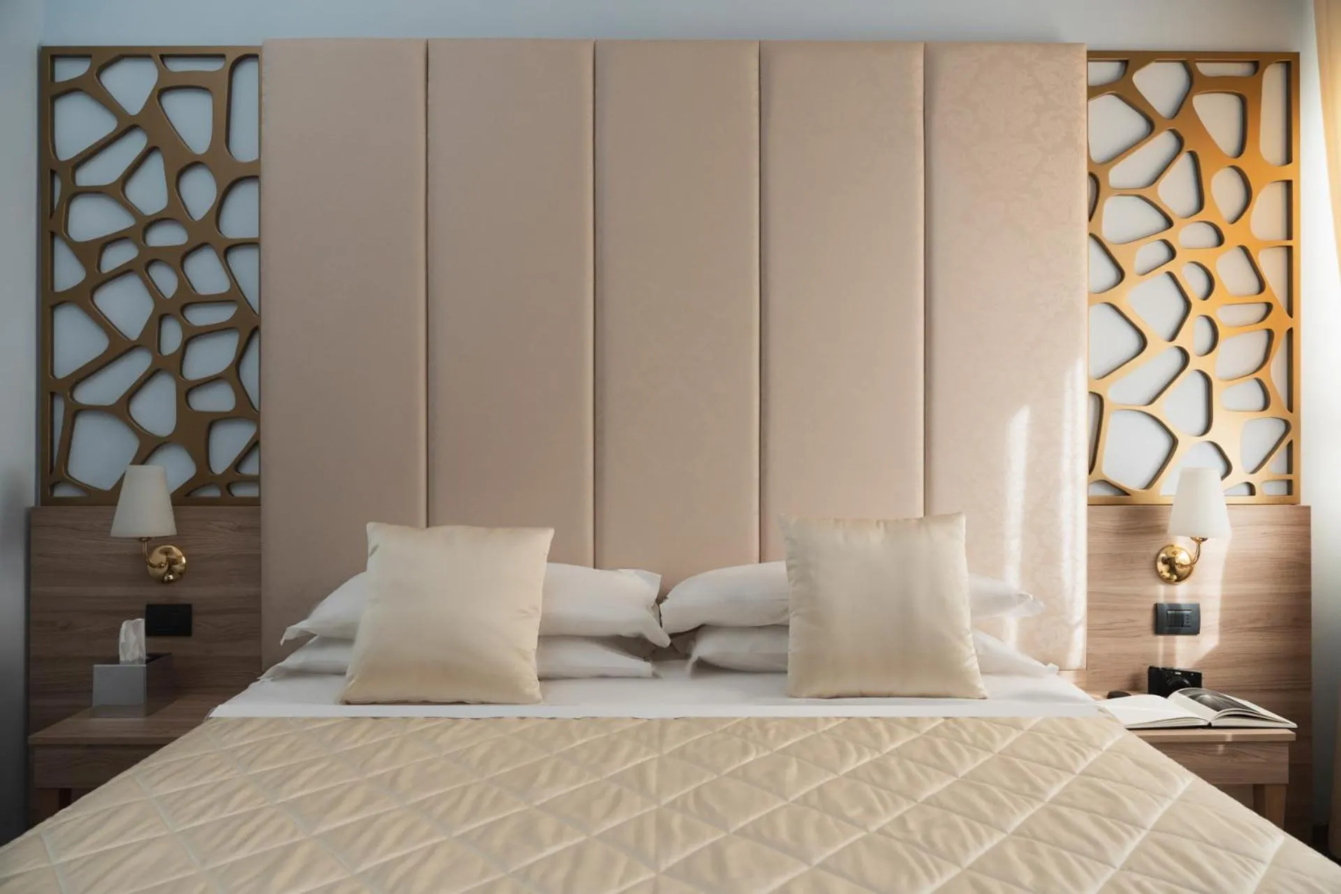 Photo of the whole room, Bed in Hotel Re Enzo