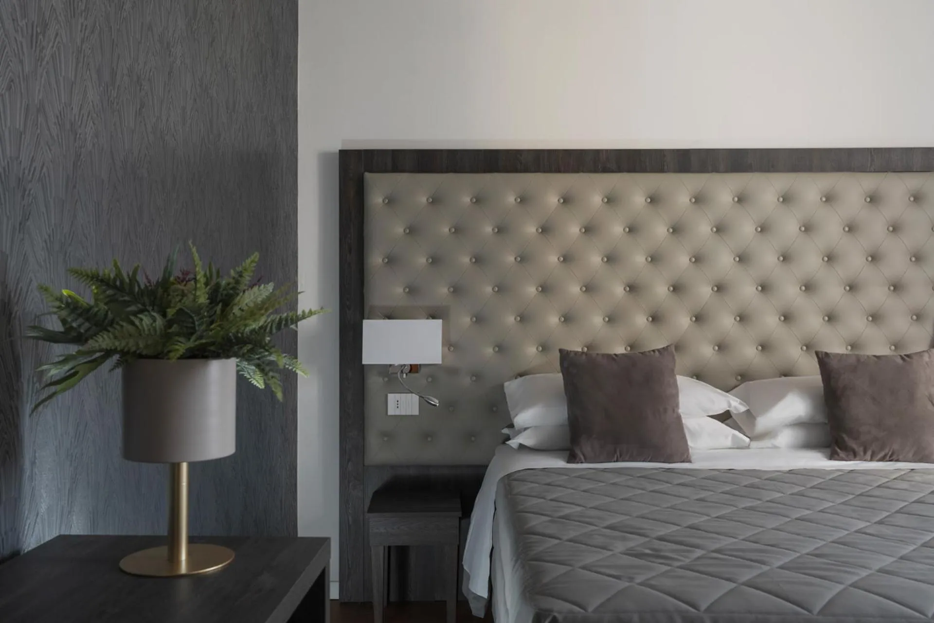 Photo of the whole room, Bed in Hotel Re Enzo