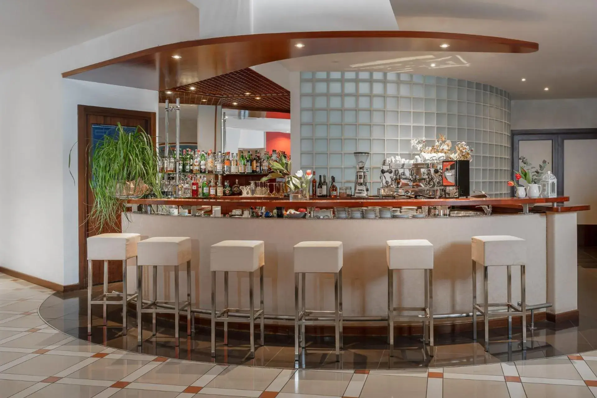 Lounge or bar in Hotel Re Enzo Lounge or bar in Hotel Re Enzo