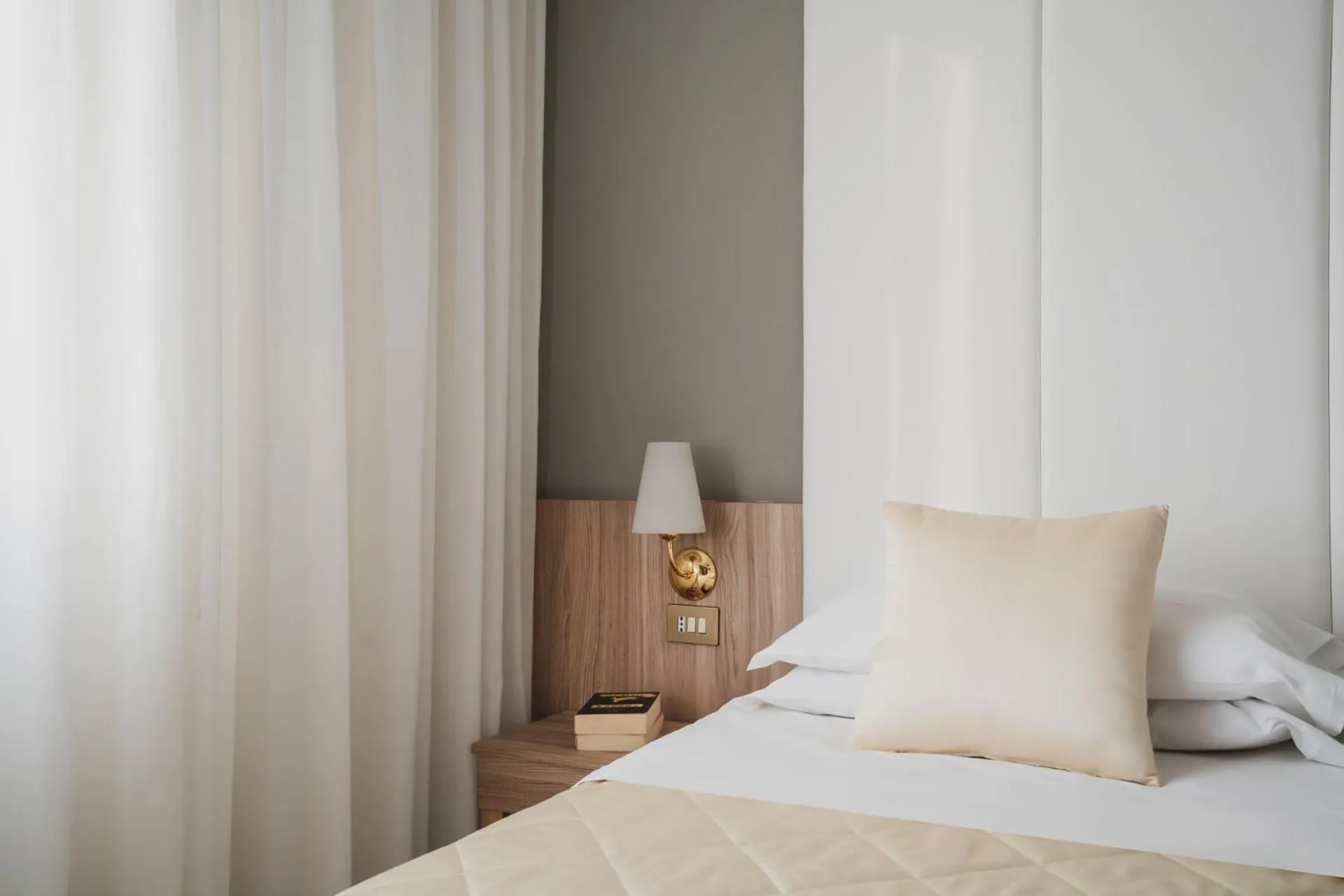 Photo of the whole room, Bed in Hotel Re Enzo