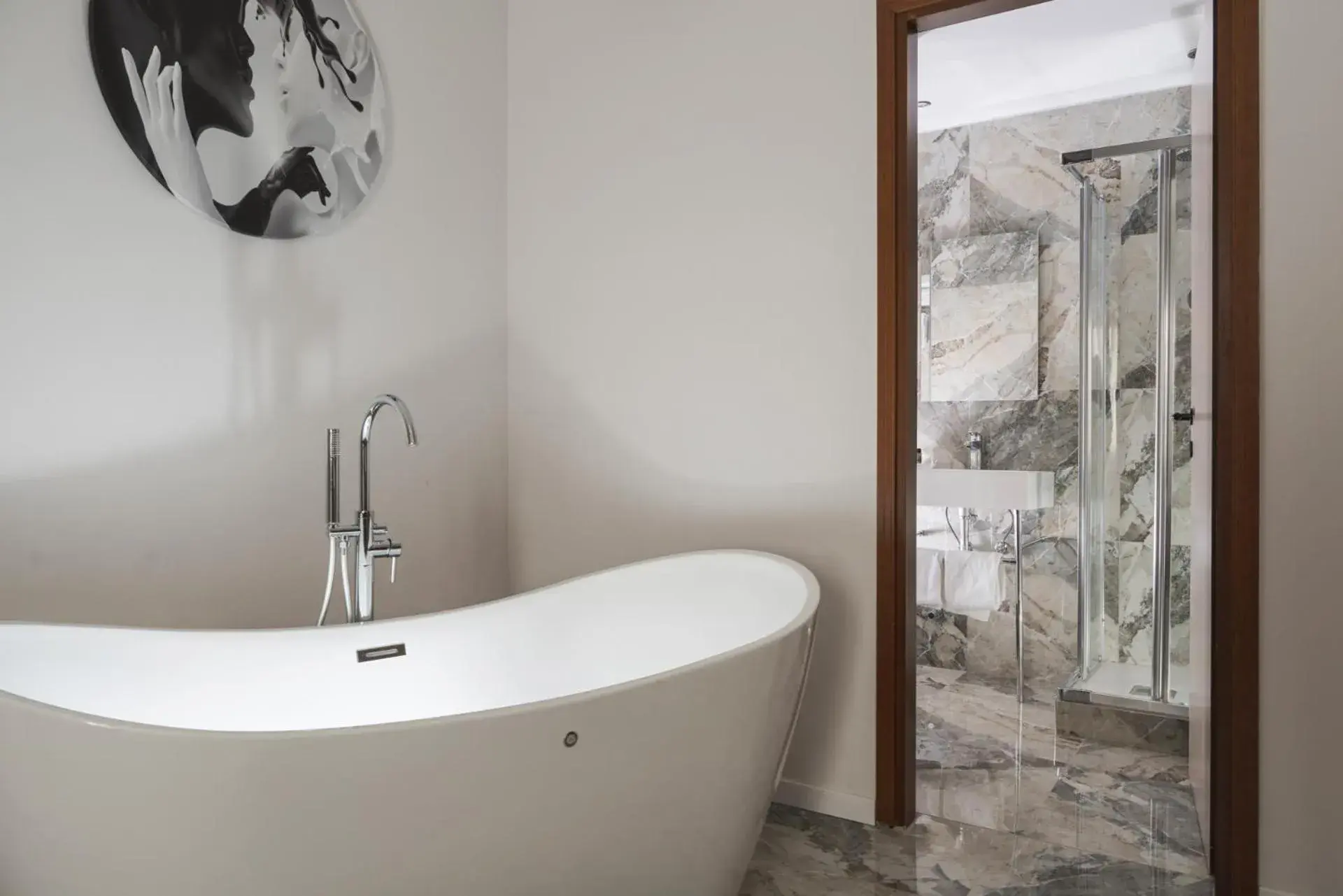 Hot Tub in Hotel Re Enzo Hot Tub in Hotel Re Enzo