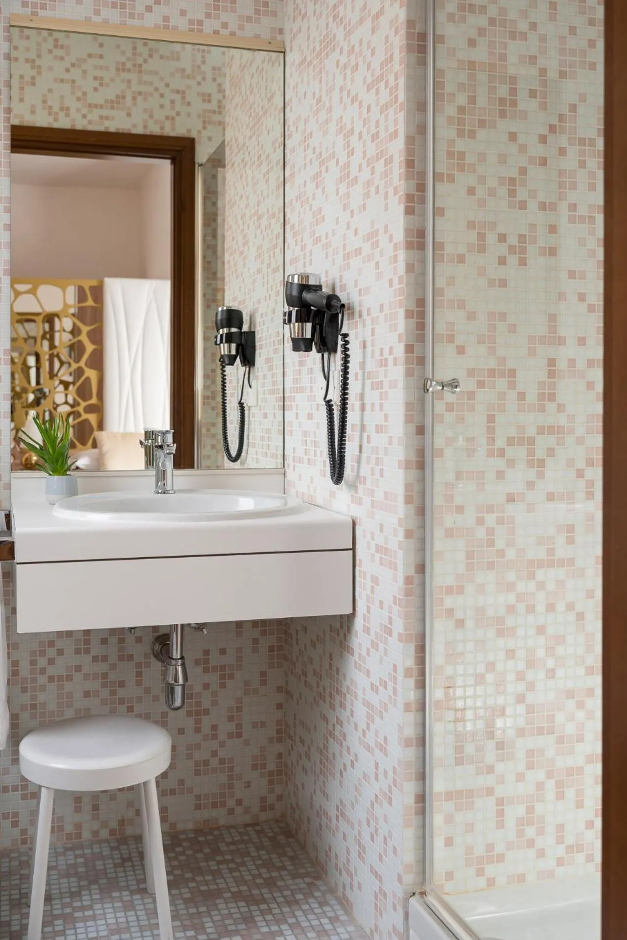 Bathroom in Hotel Re Enzo