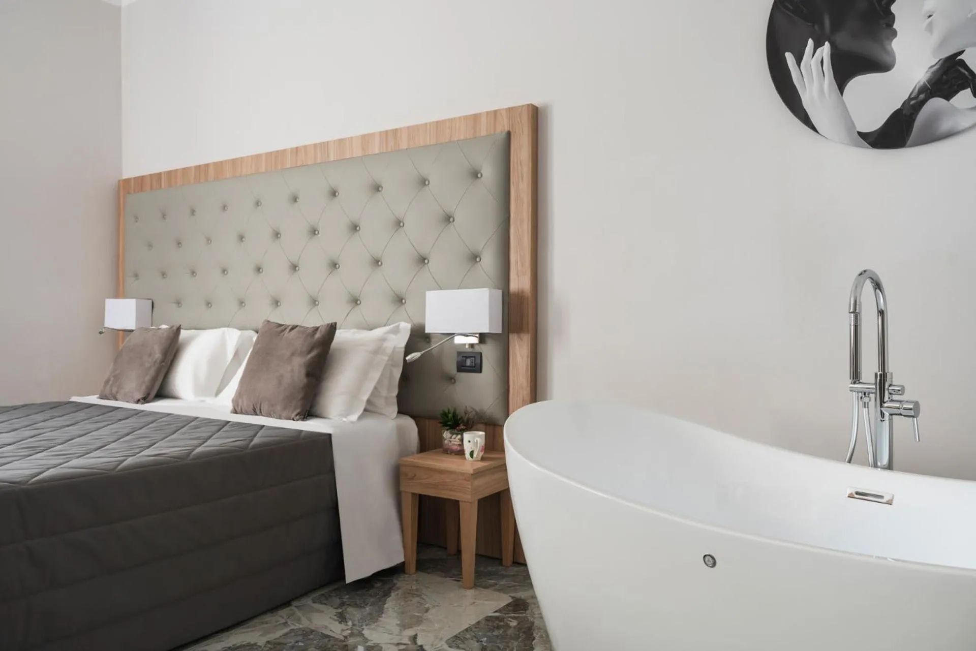 Photo of the whole room, Bed in Hotel Re Enzo