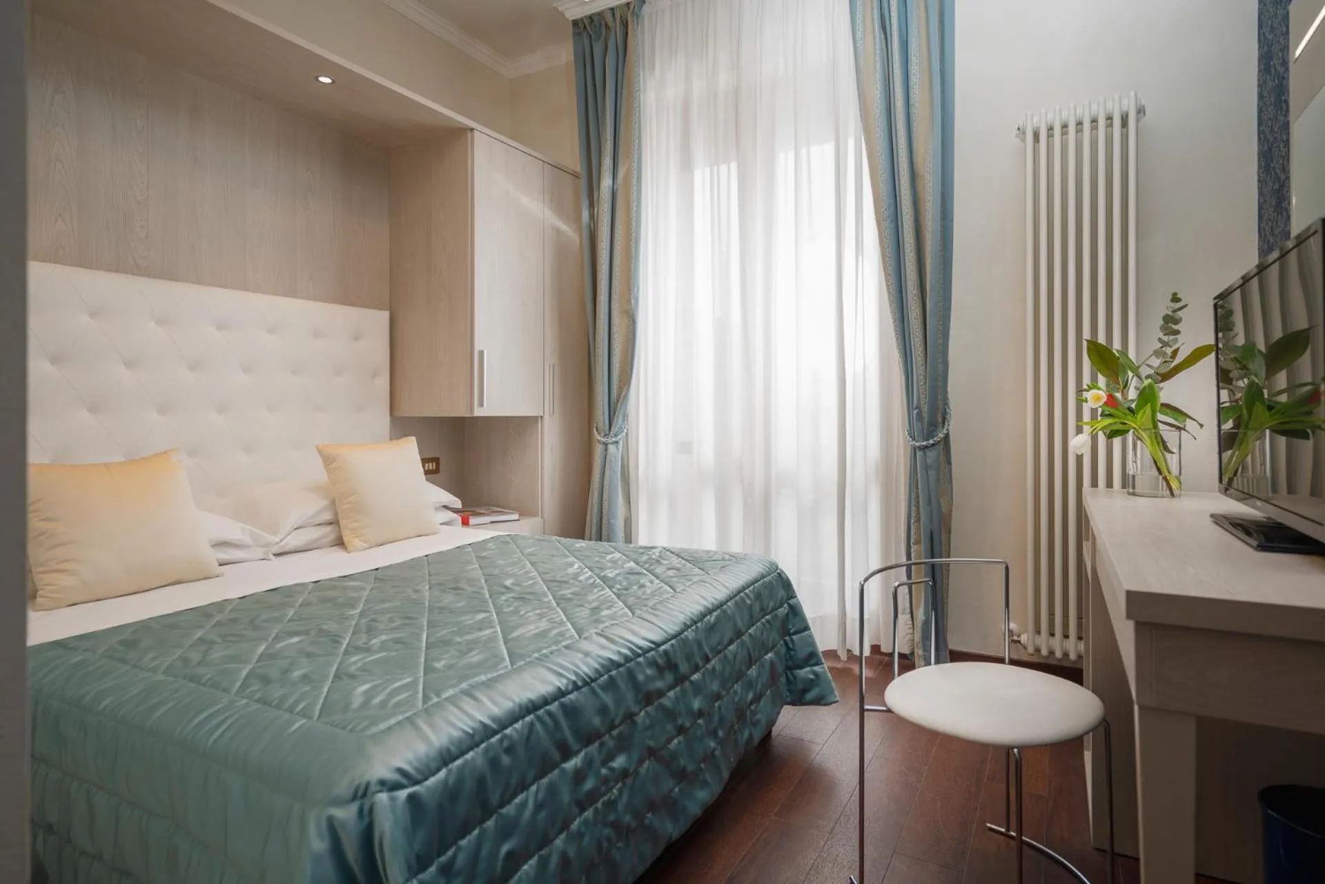 Photo of the whole room, Bed in Hotel Re Enzo