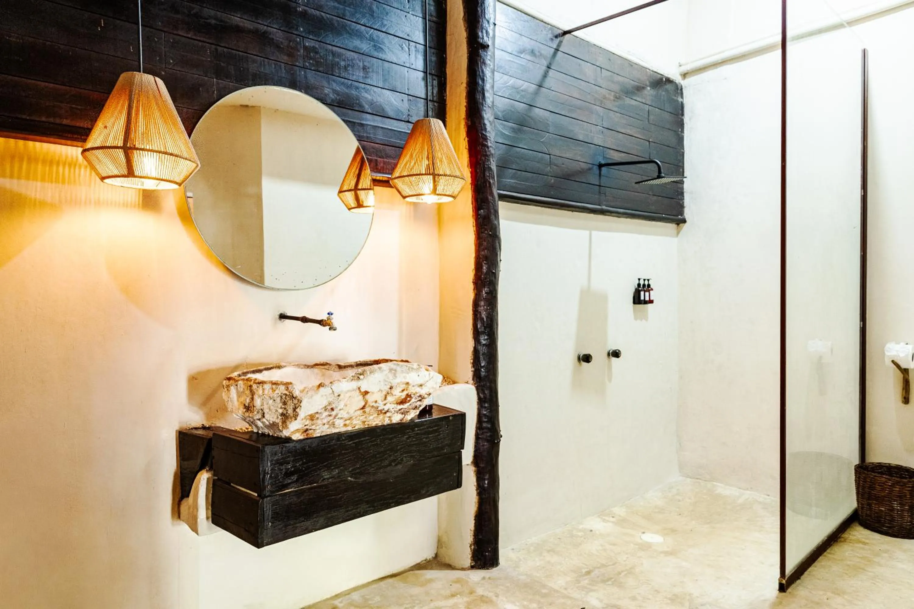 Shower, Bed in Alquimia Hotel Boutique