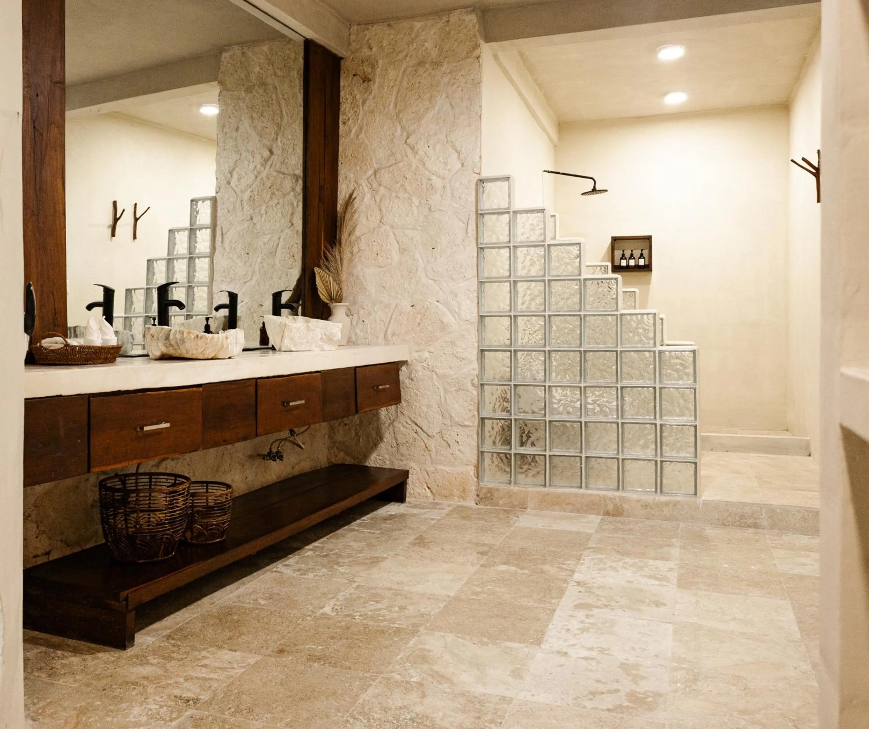 Shower in Alquimia Hotel Boutique