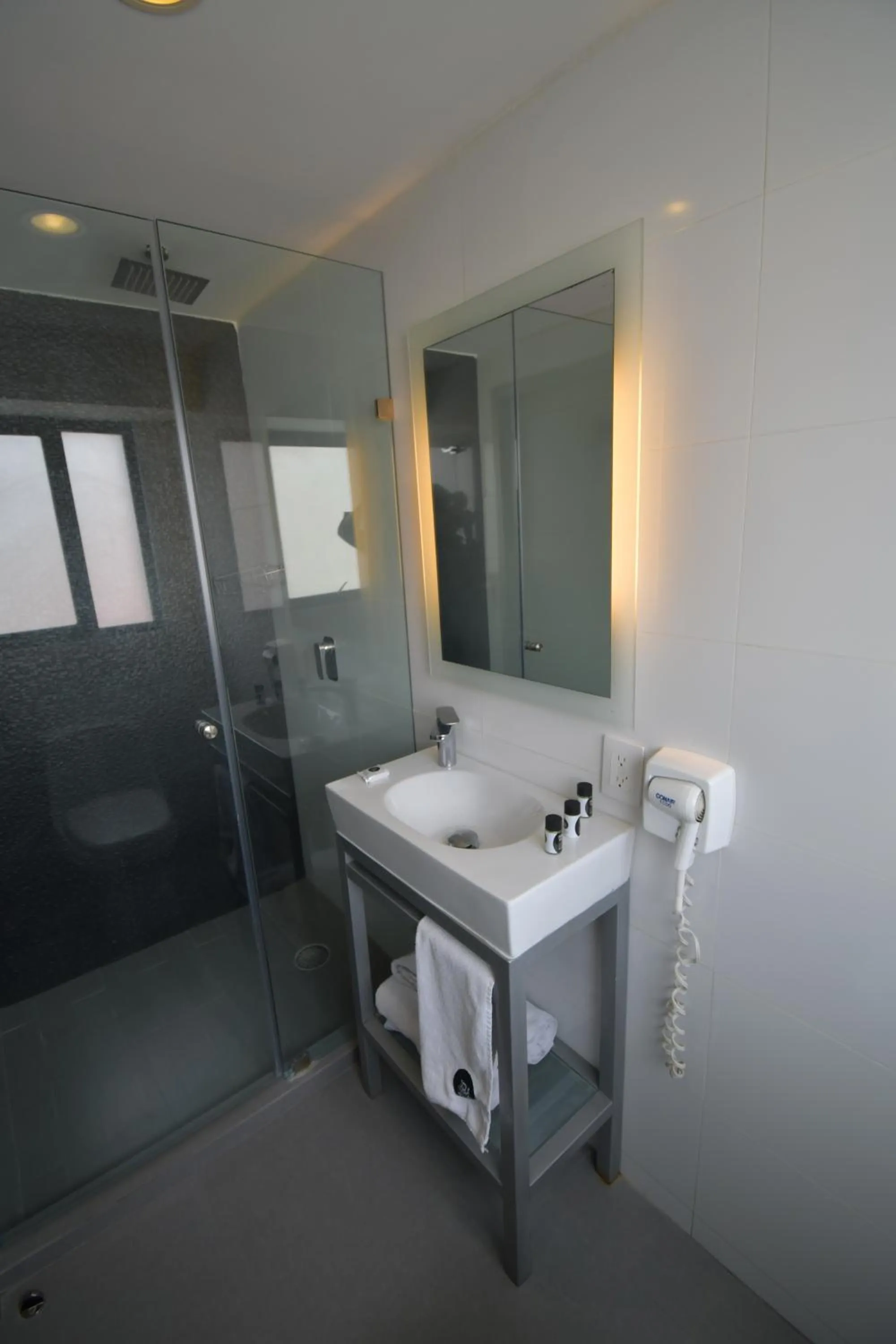 Bathroom in Hotel Perla Central