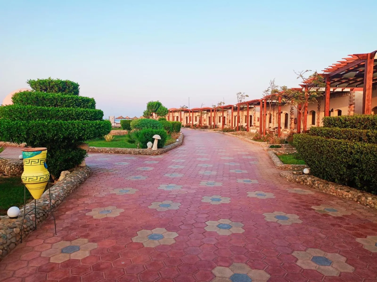 Garden in Dolphin Continental Hotel