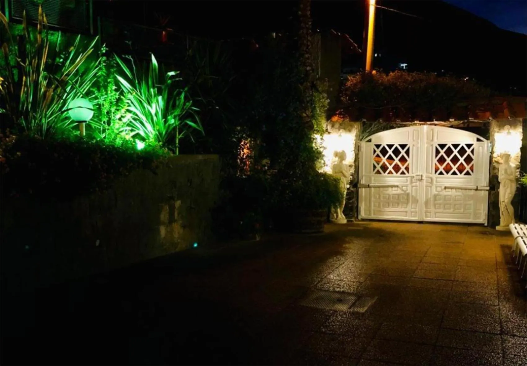 Facade/entrance in B&B Villa Anna Wunderbar