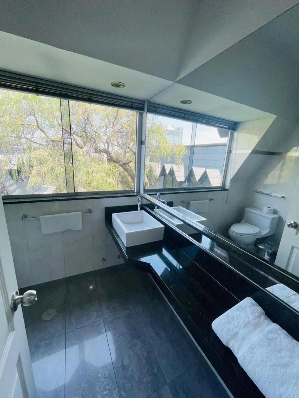 Bathroom, Bed in Hotel Casagrande