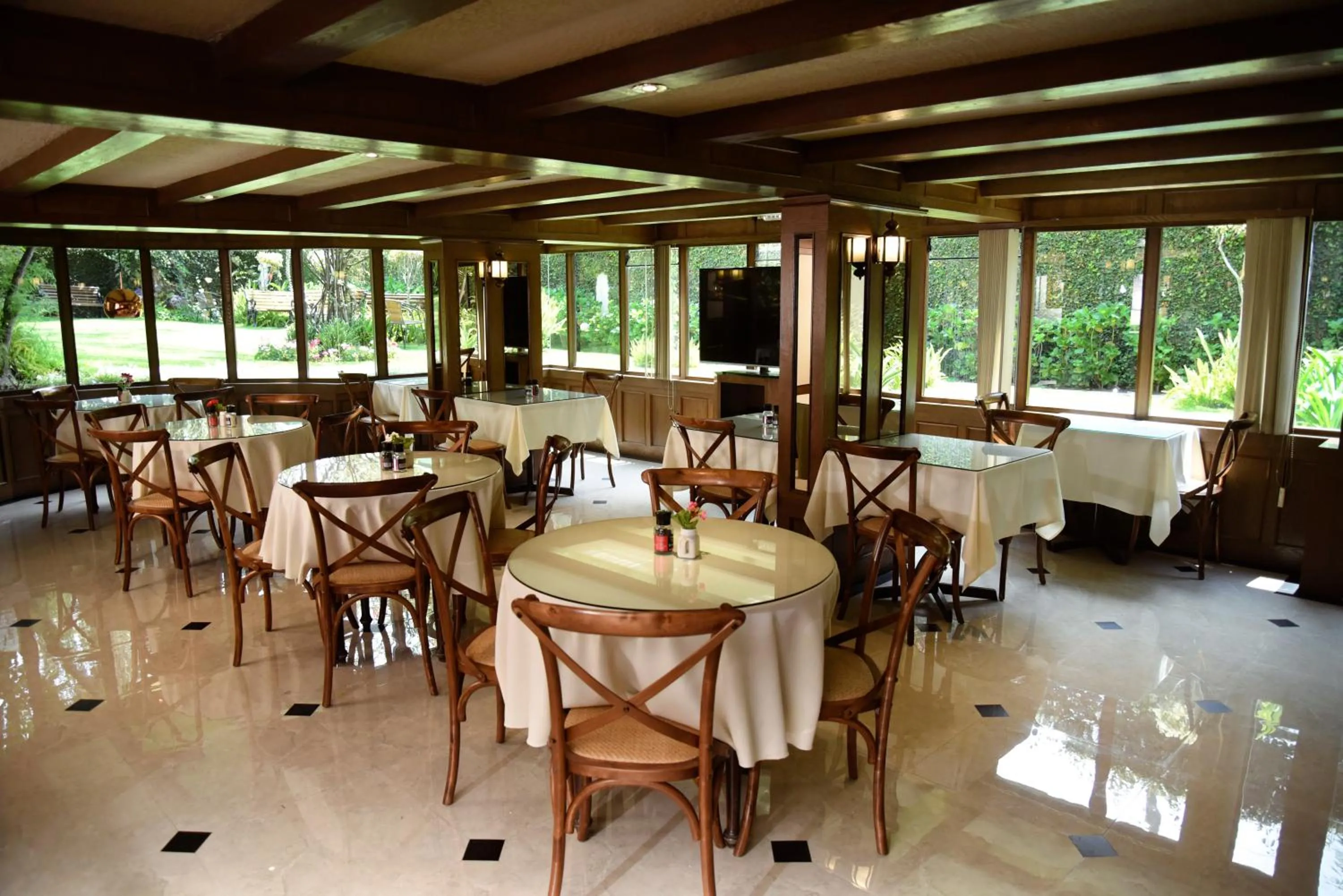 Restaurant/places to eat in Hotel Casagrande