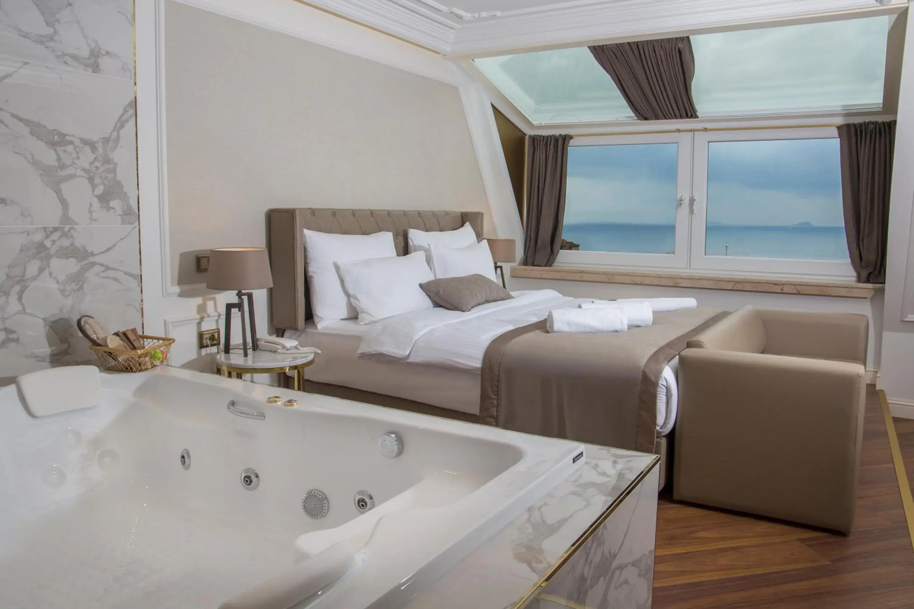 King Suite with Sea View in Mina Hotel - Special Category King Suite with Sea View in Mina Hotel - Special Category