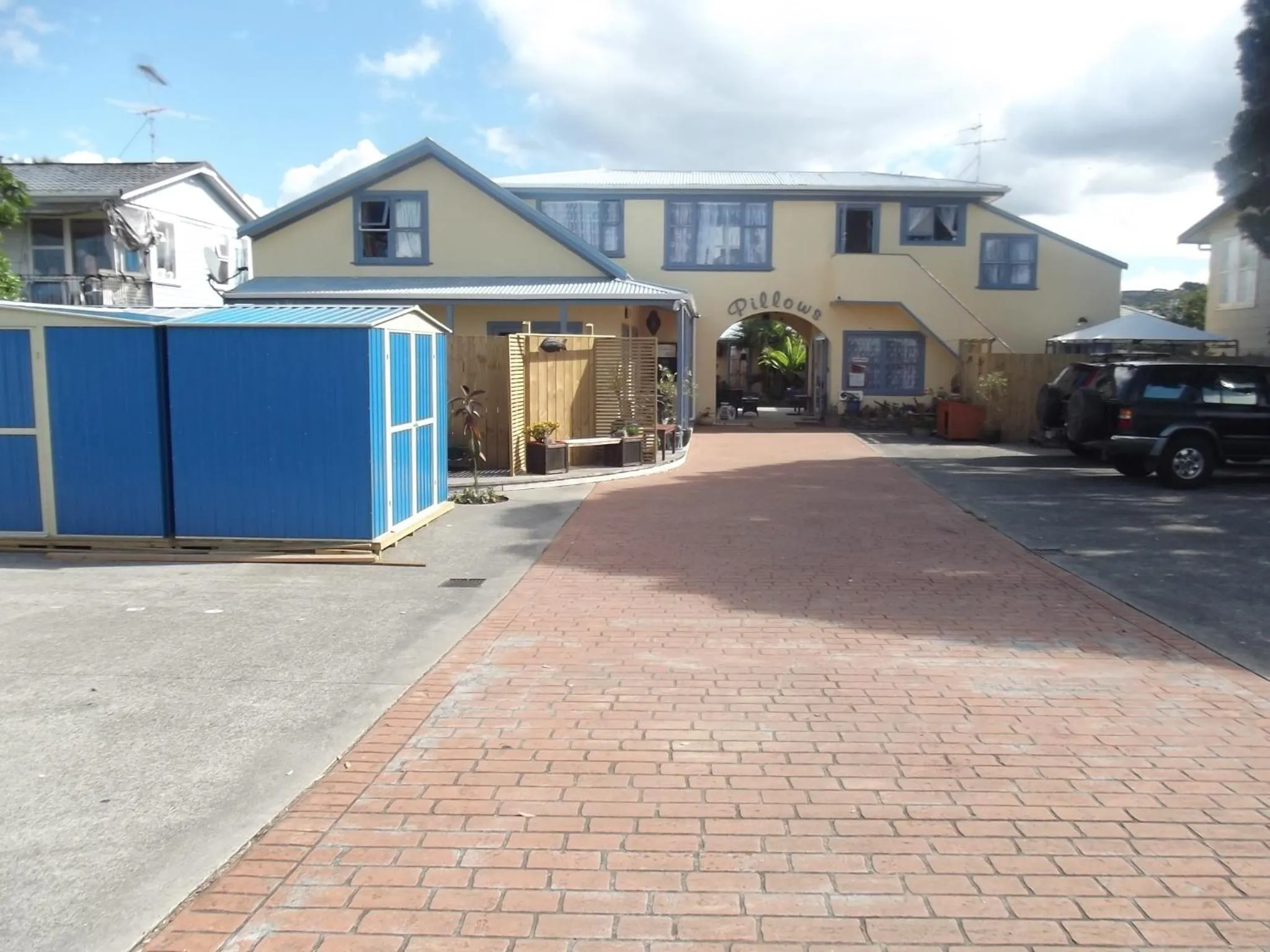 Facade/entrance, Property Building in Orewa Pillows Lodge