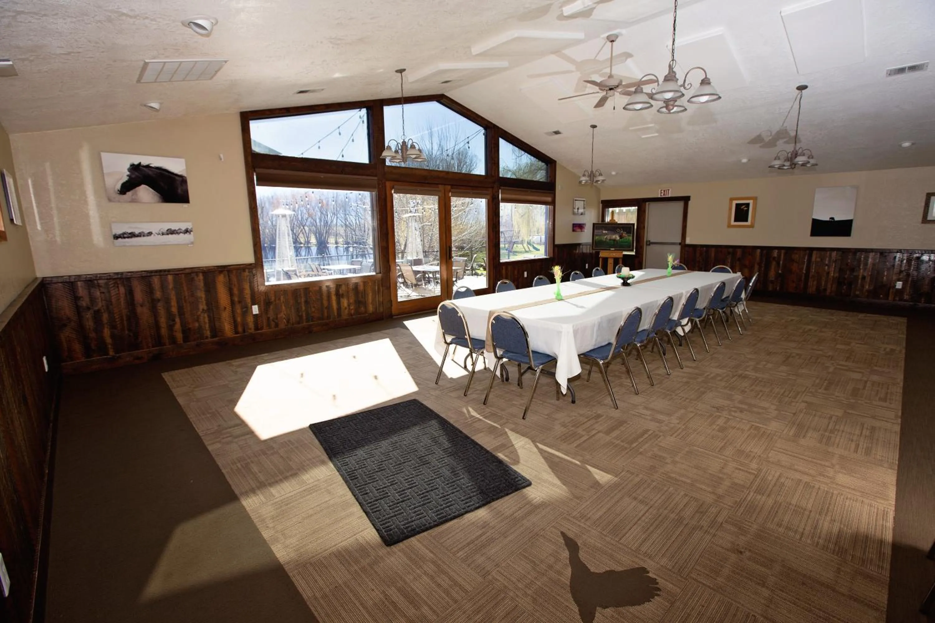 Meeting/conference room in Ninepipes Lodge