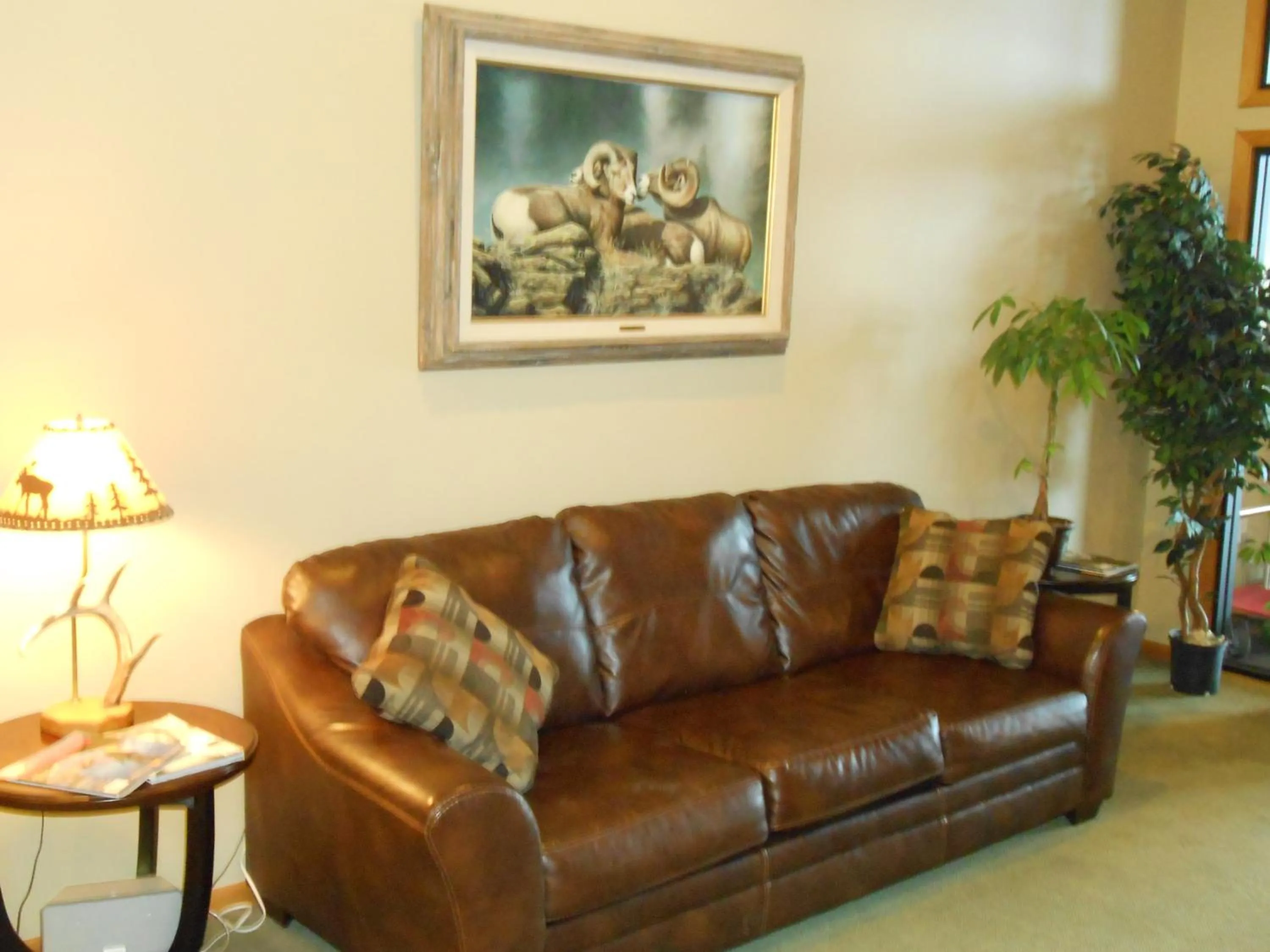 Decorative detail in Ninepipes Lodge