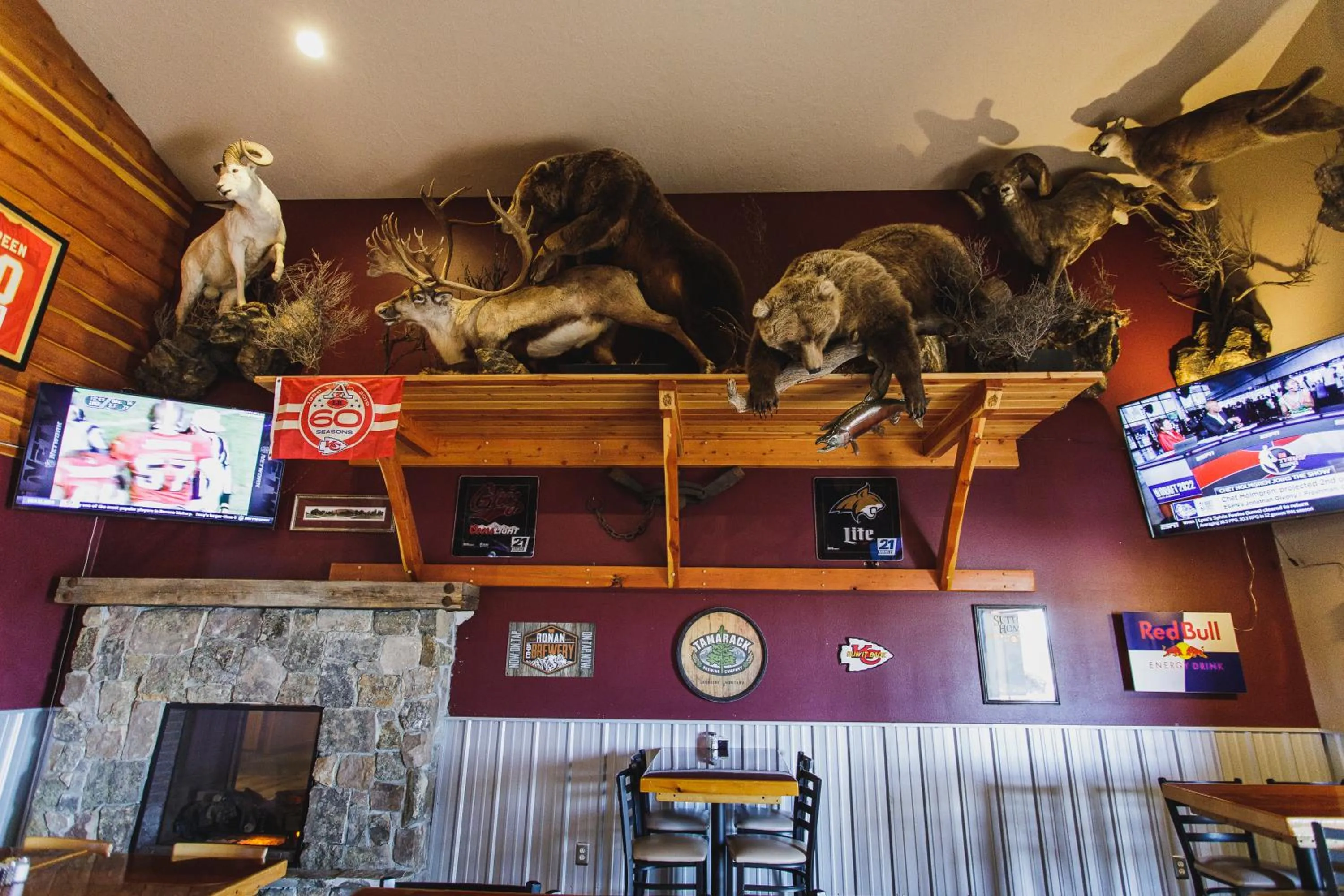 Restaurant/places to eat in Ninepipes Lodge