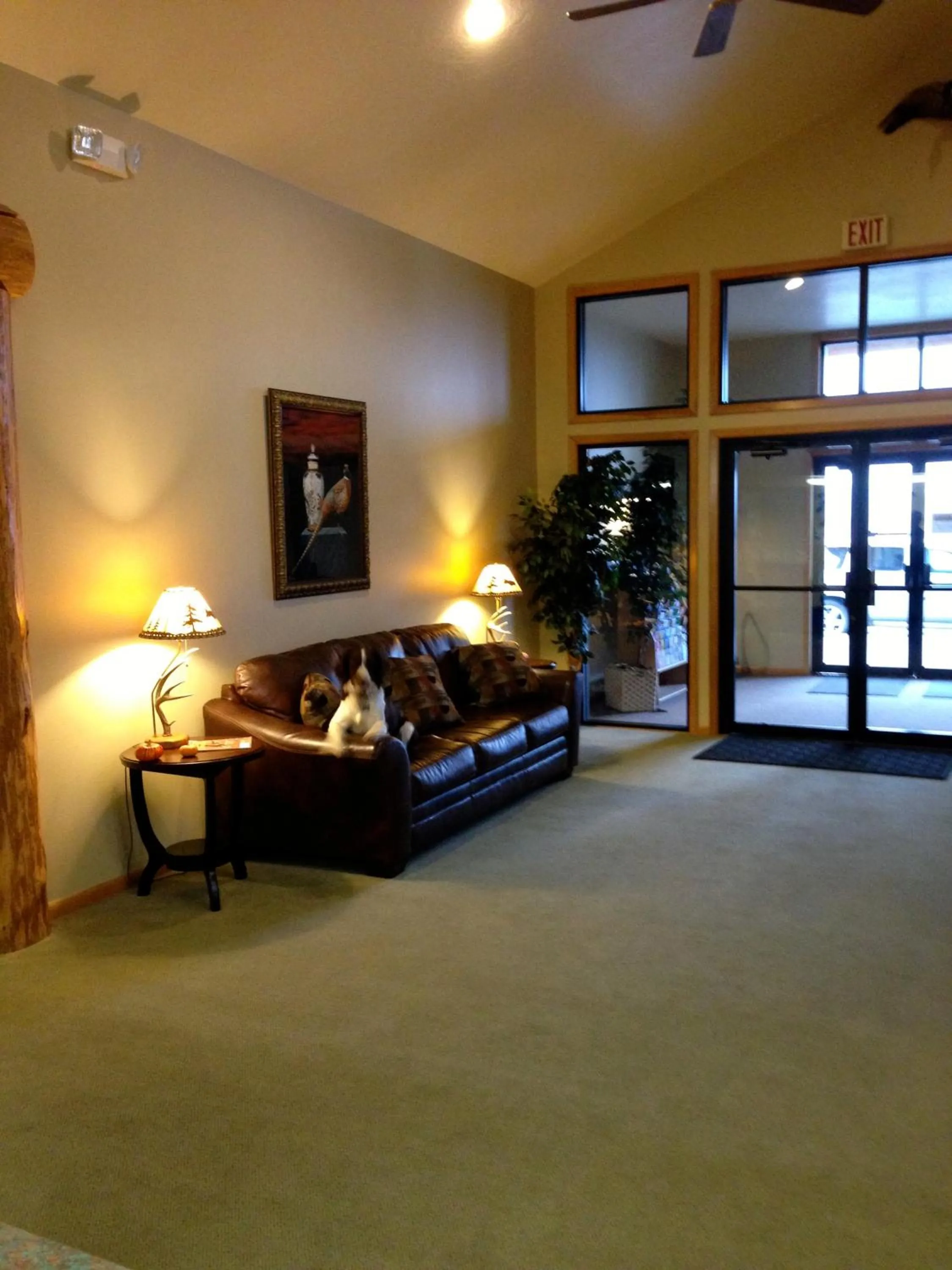 Lobby or reception in Ninepipes Lodge