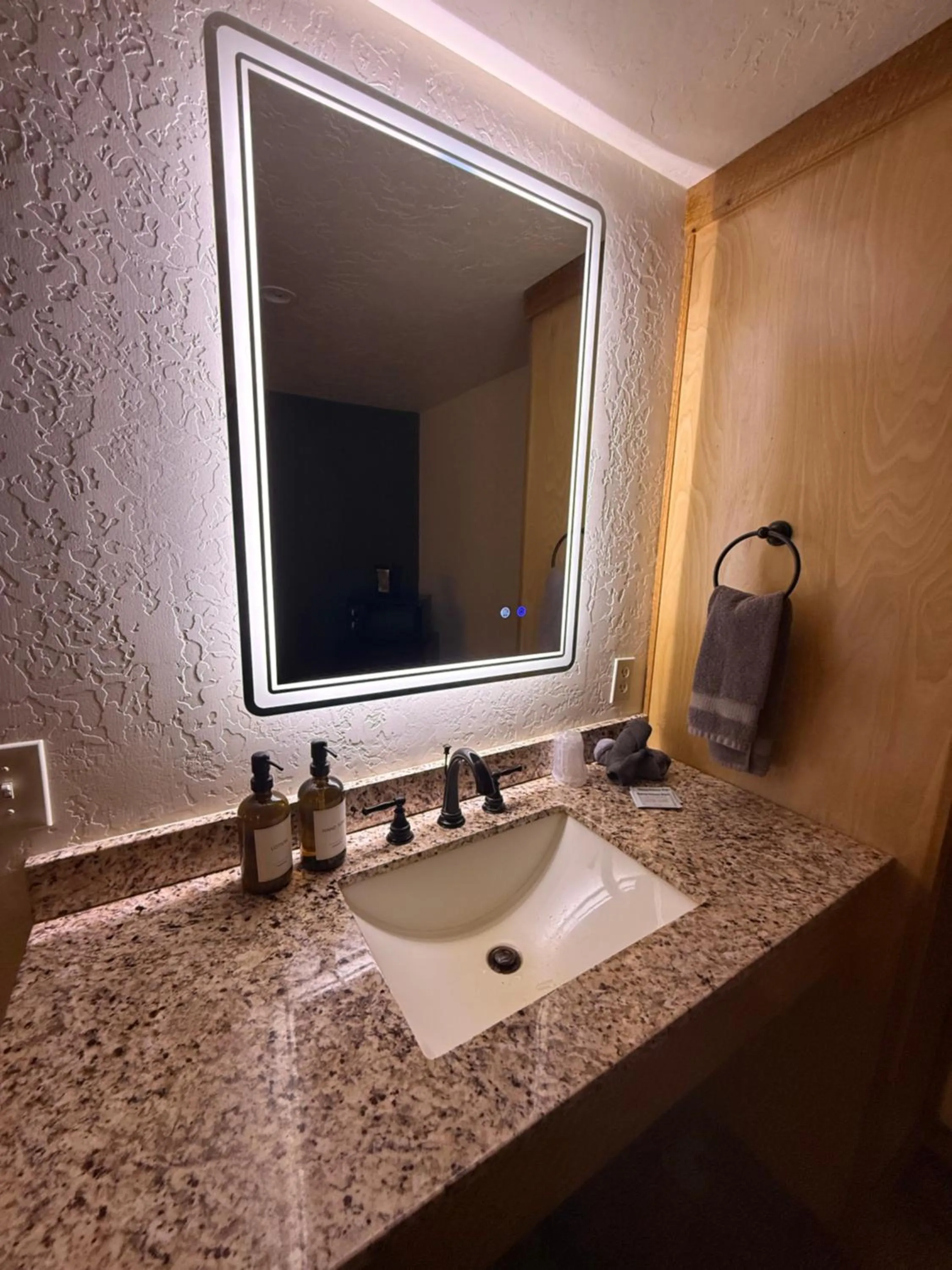 Bathroom in Ninepipes Lodge