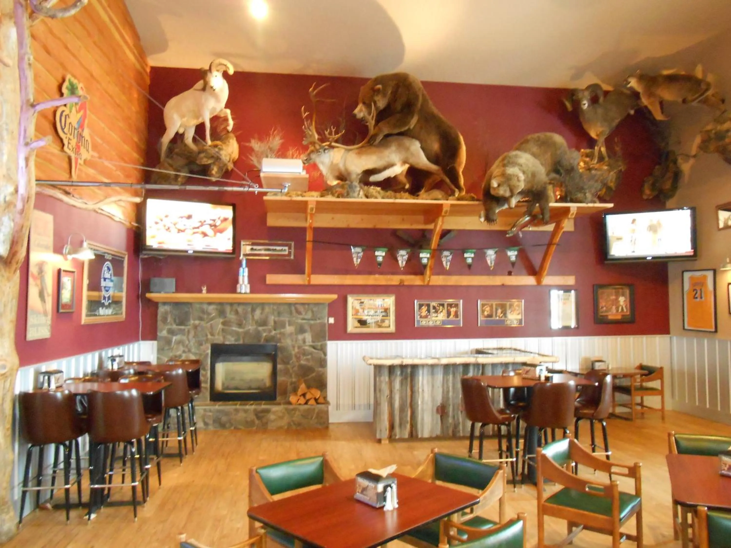 Restaurant/places to eat in Ninepipes Lodge