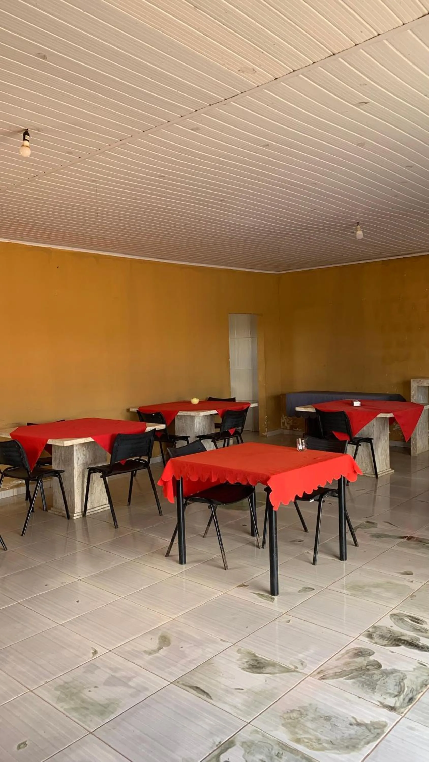 Dining area in JR POUSADA