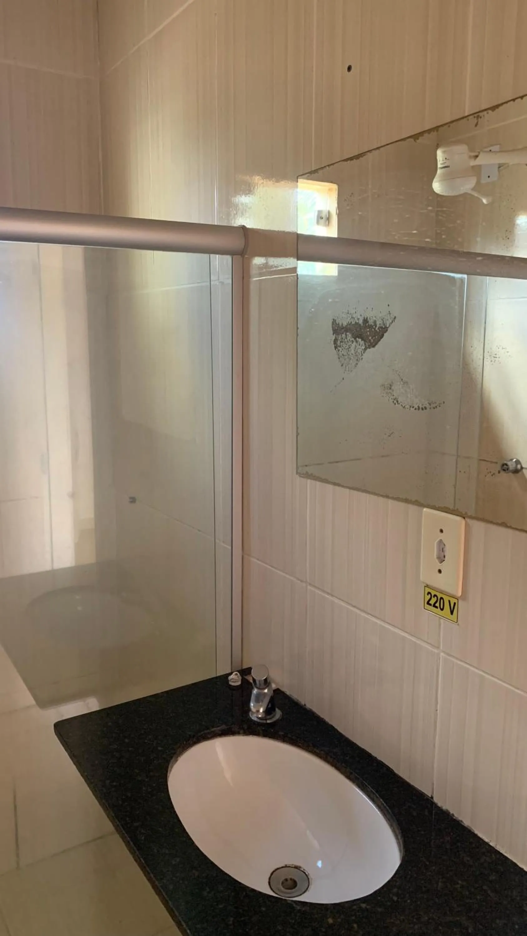 Shower in JR POUSADA