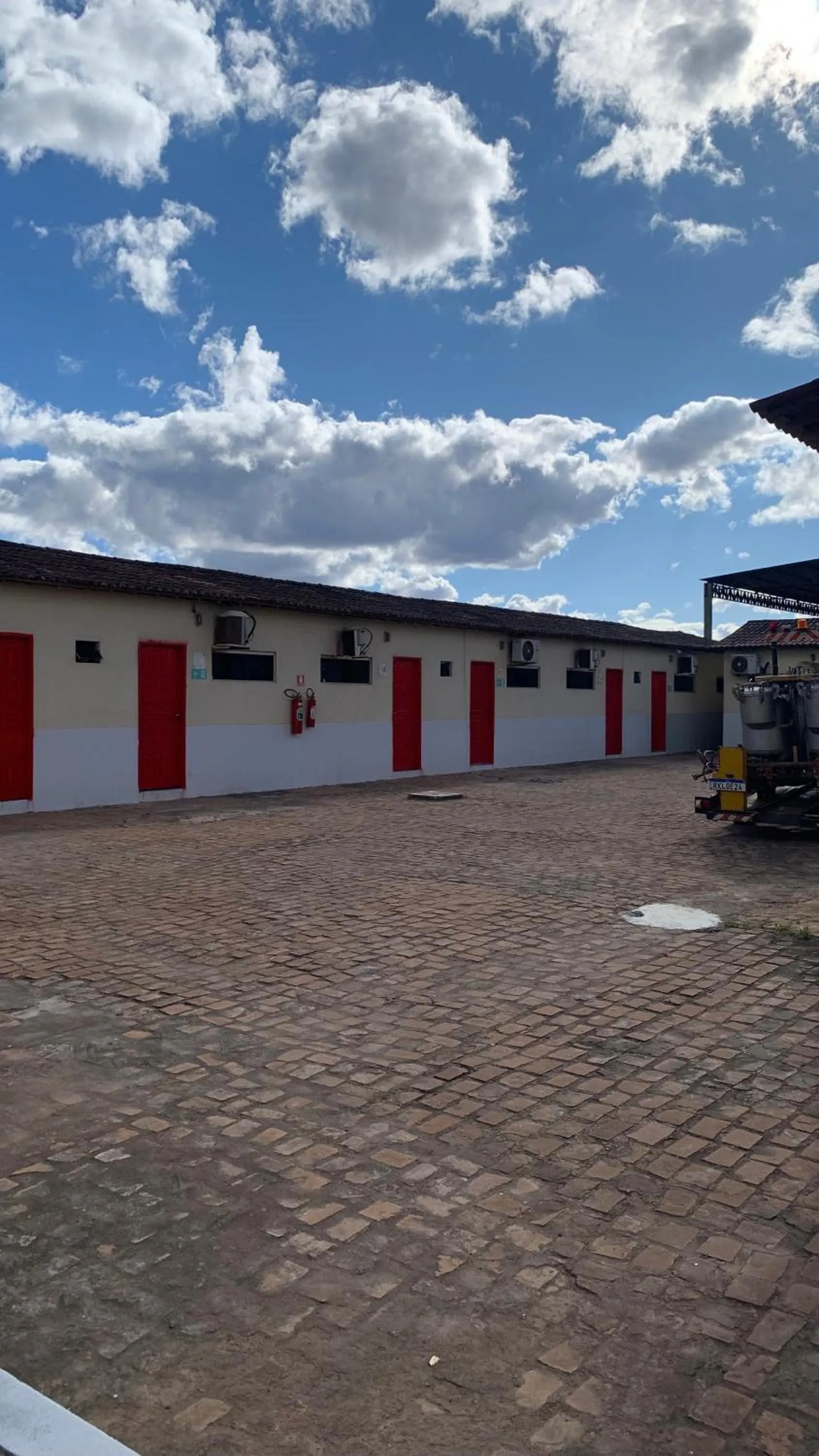 Property building in JR POUSADA