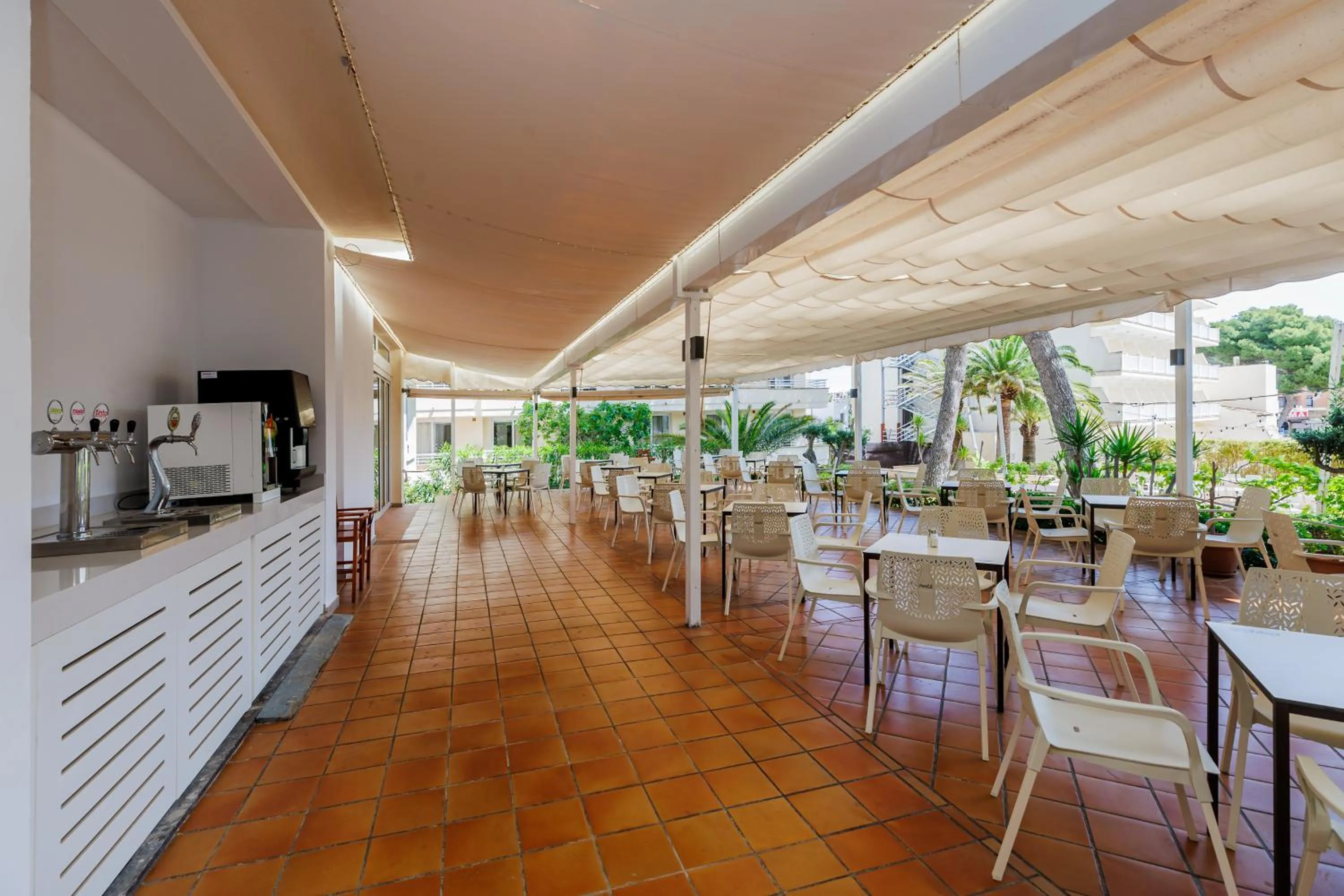 Restaurant/places to eat in O7 Club Cala Ratjada