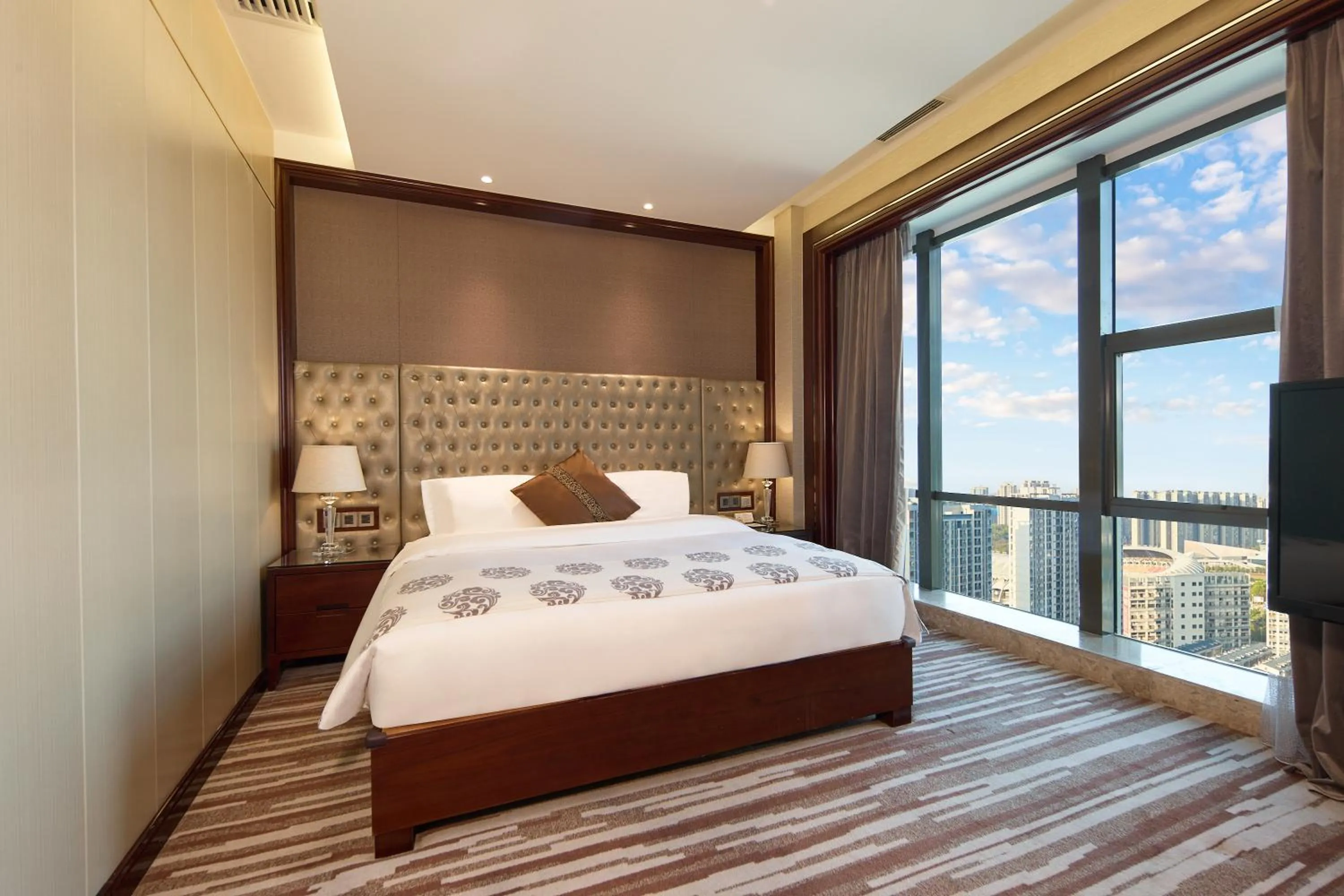 Bed in Wyndham Grand Plaza Royale Chenzhou