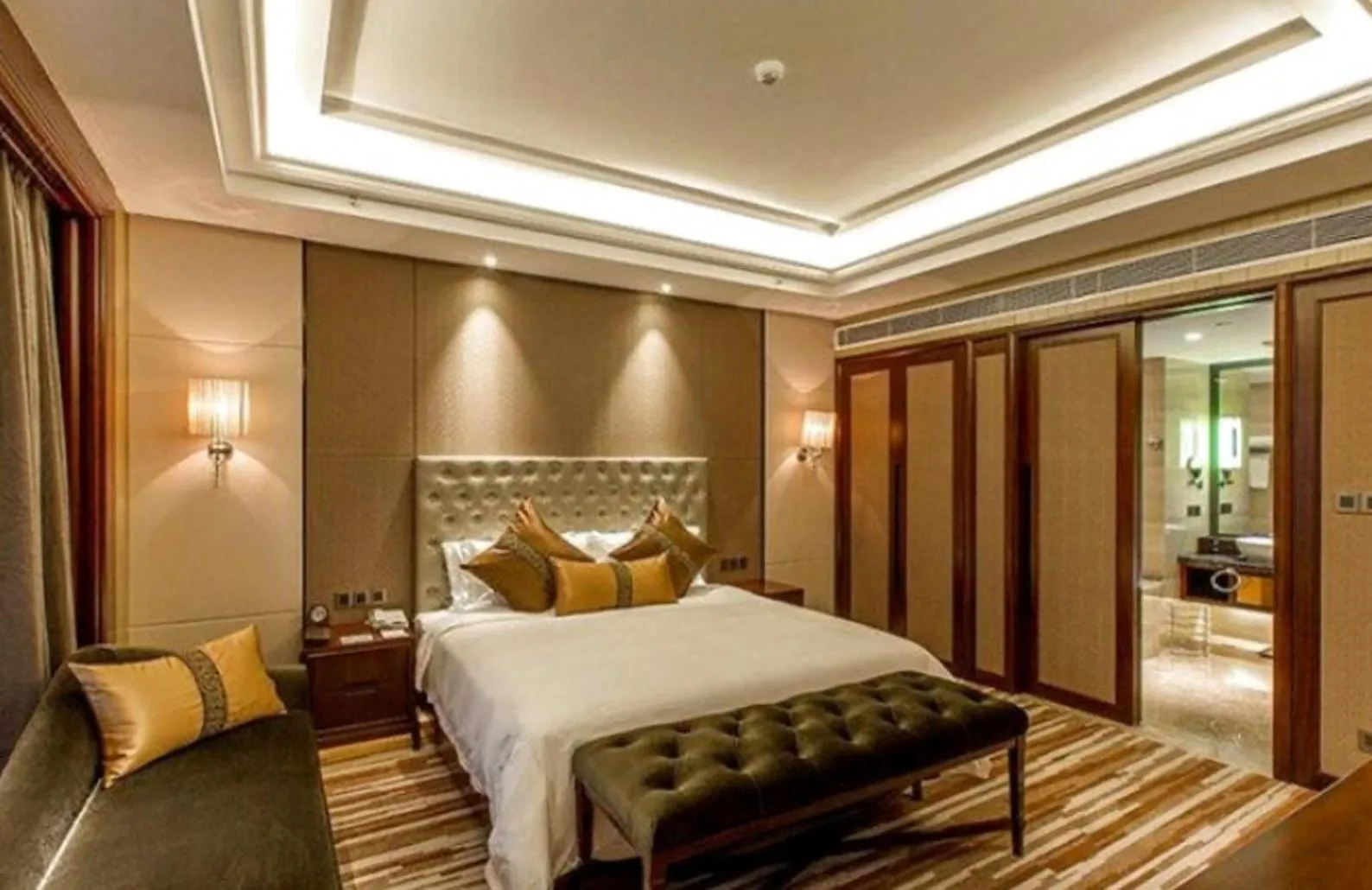 Bedroom, Bed in Wyndham Grand Plaza Royale Chenzhou