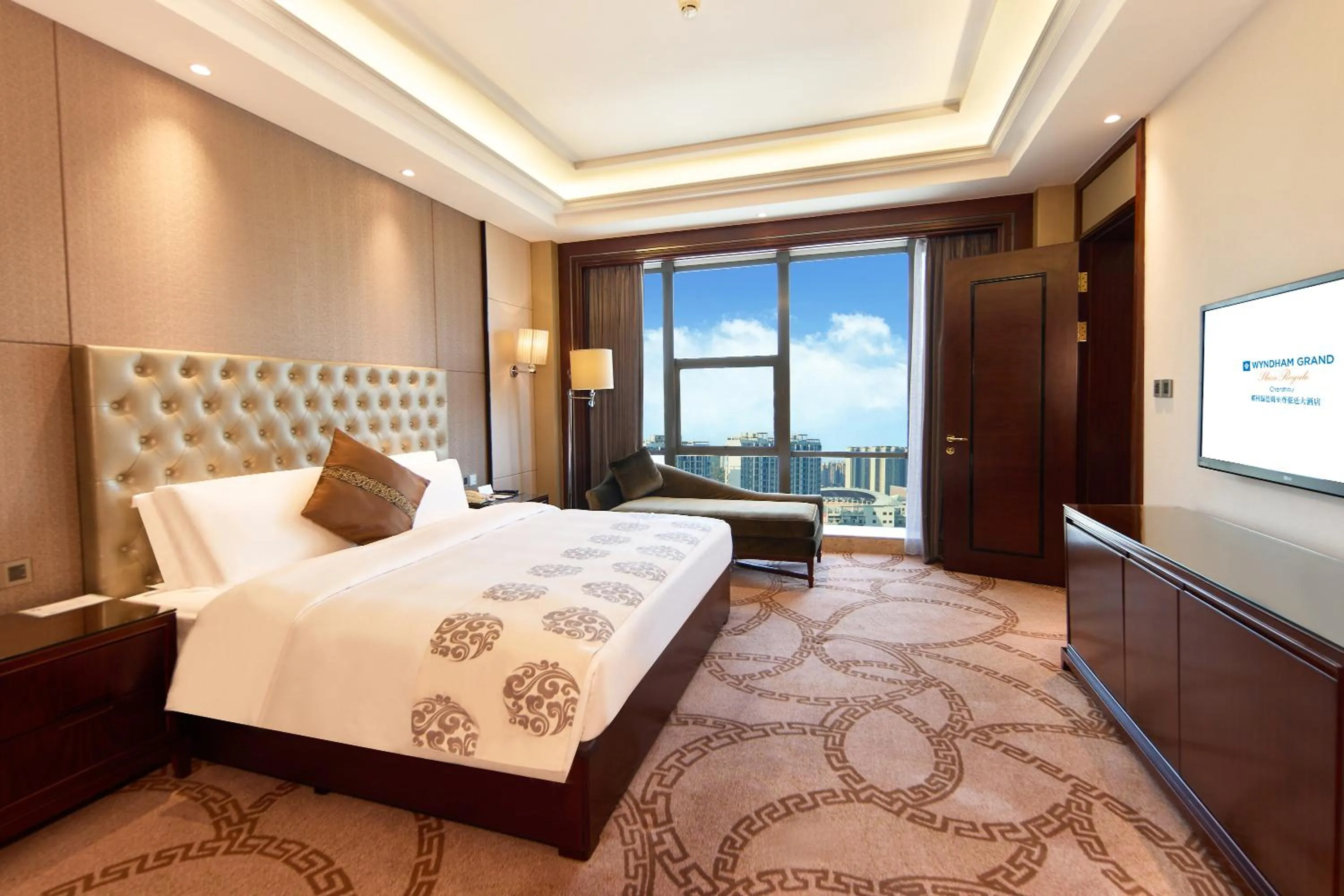 Bed in Wyndham Grand Plaza Royale Chenzhou