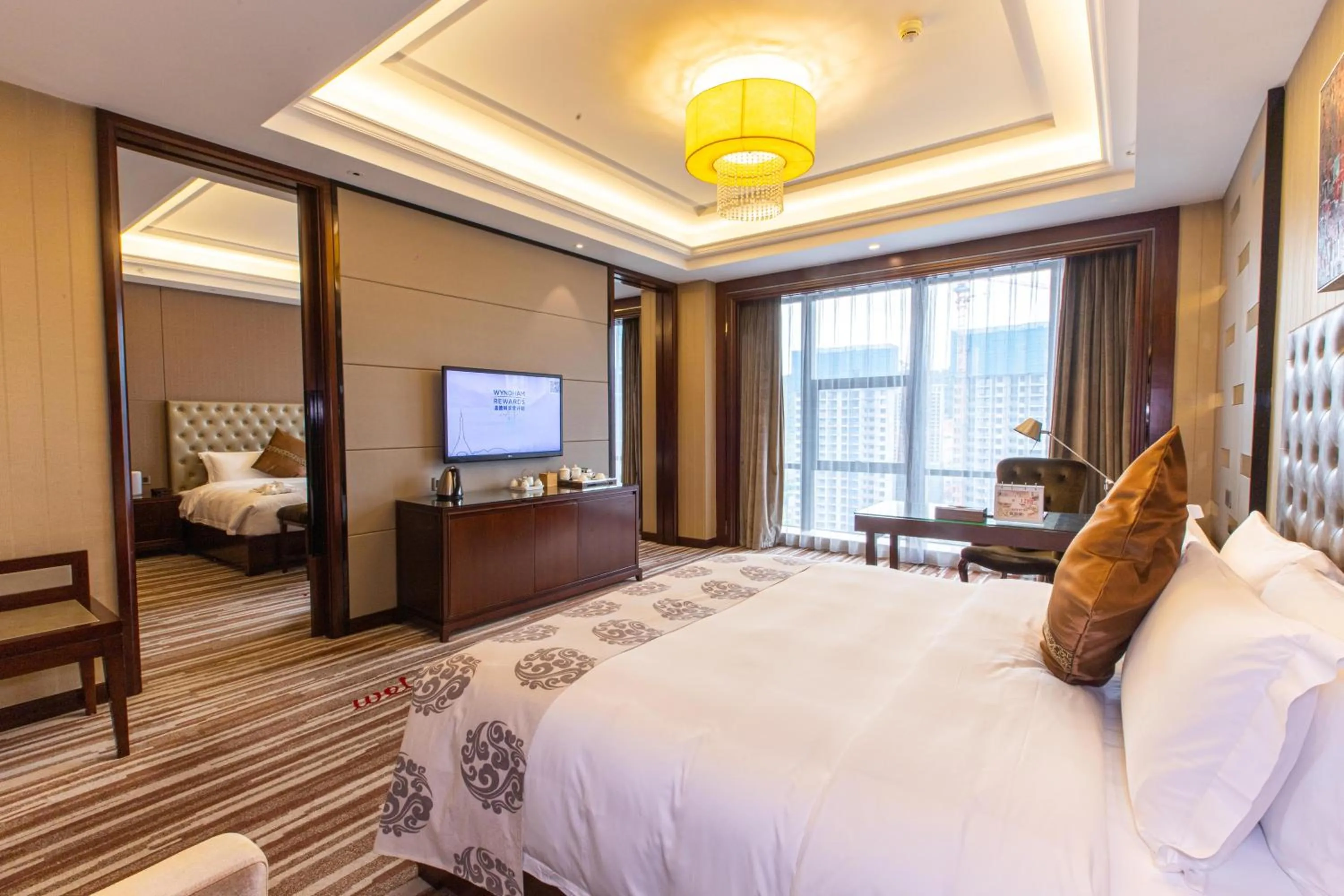 Bedroom, Bed in Wyndham Grand Plaza Royale Chenzhou